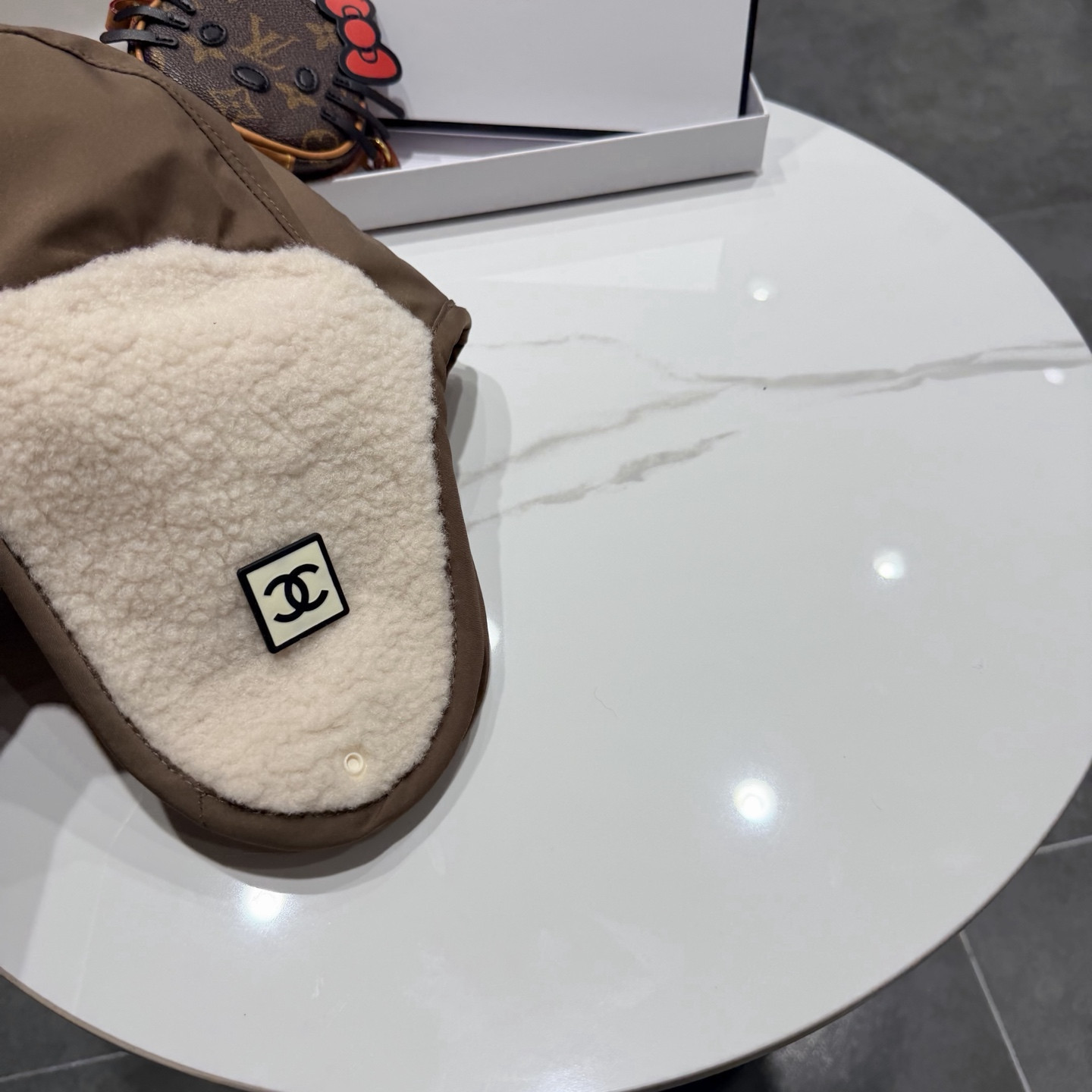 Ch**el hat