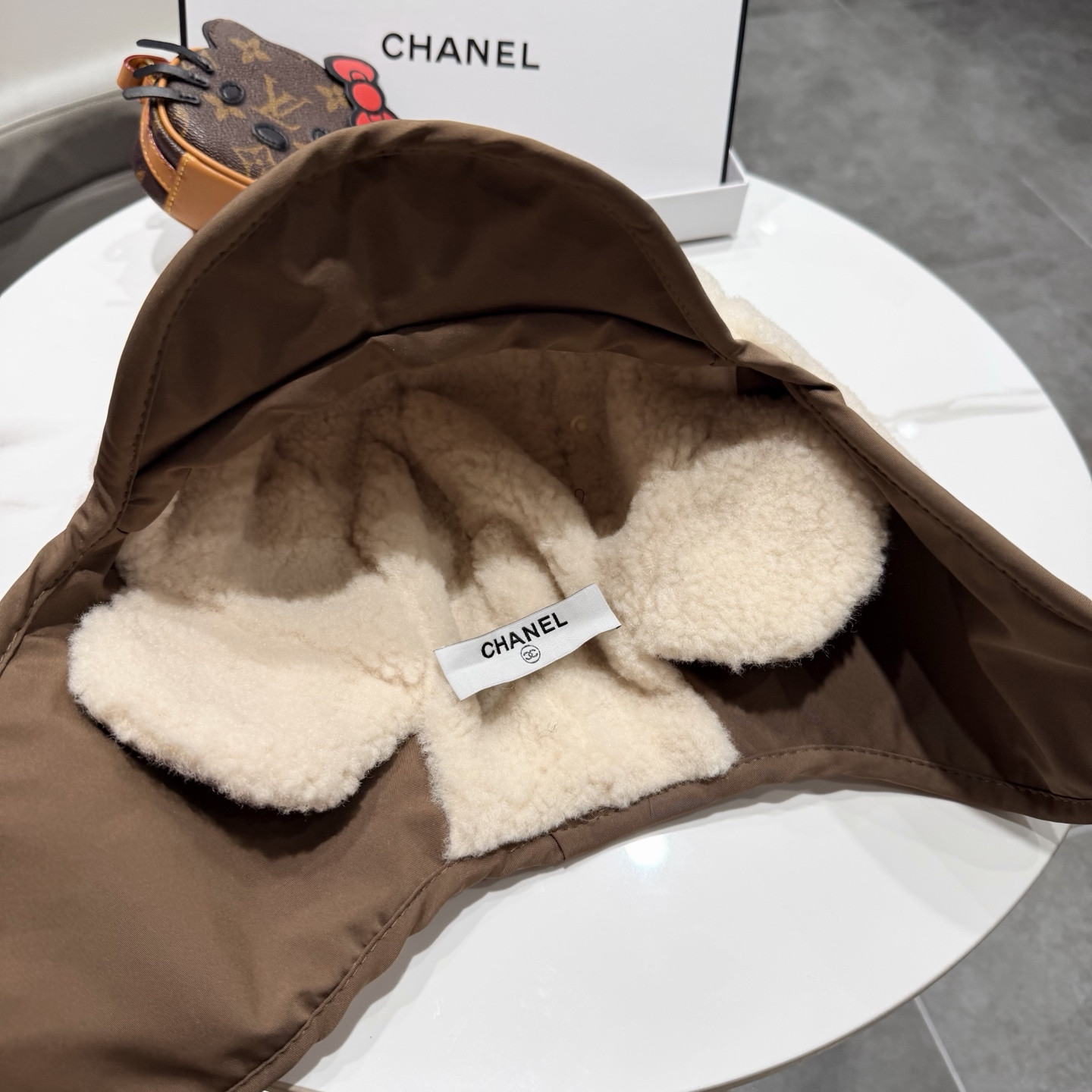 Ch**el hat