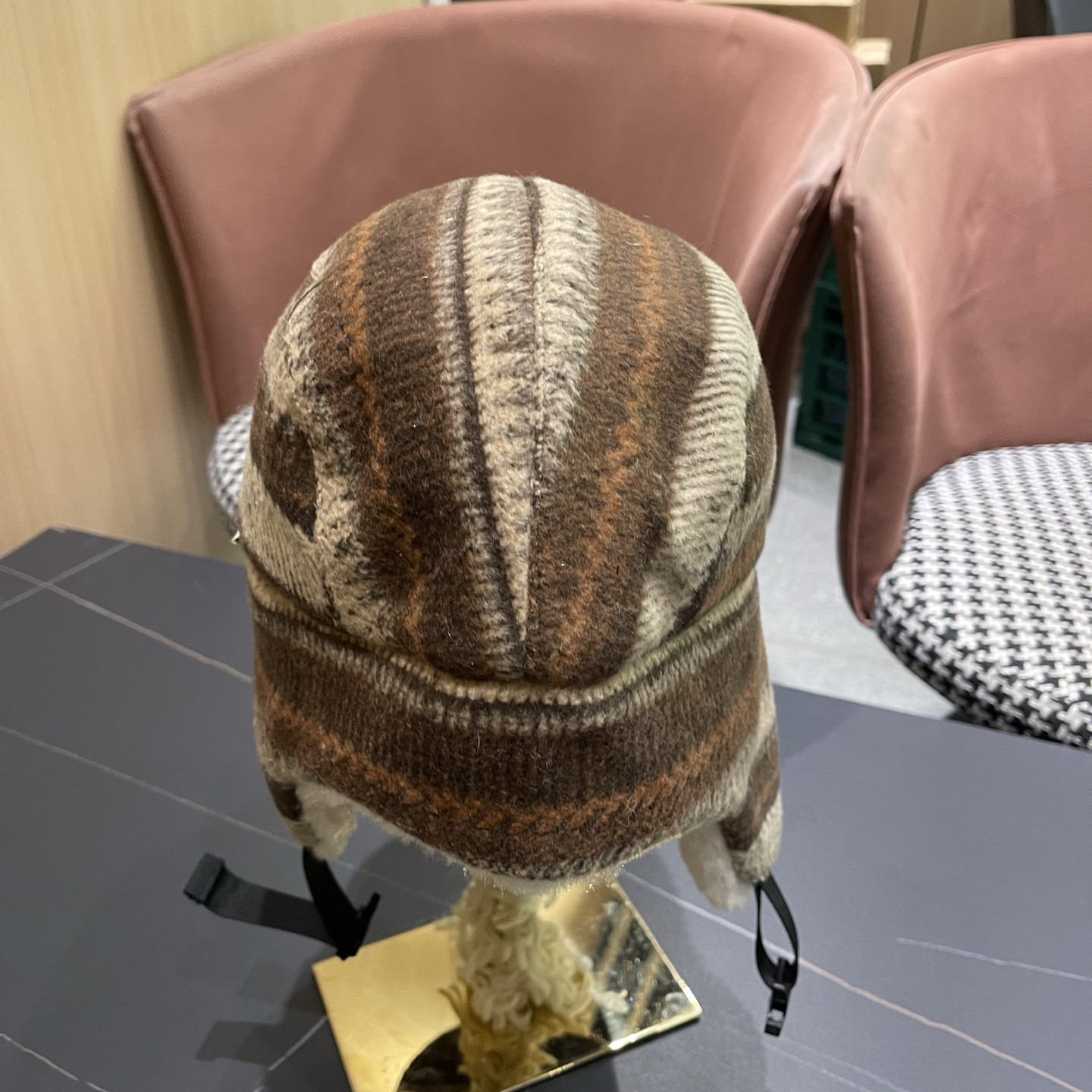 Ch**el trapper hat