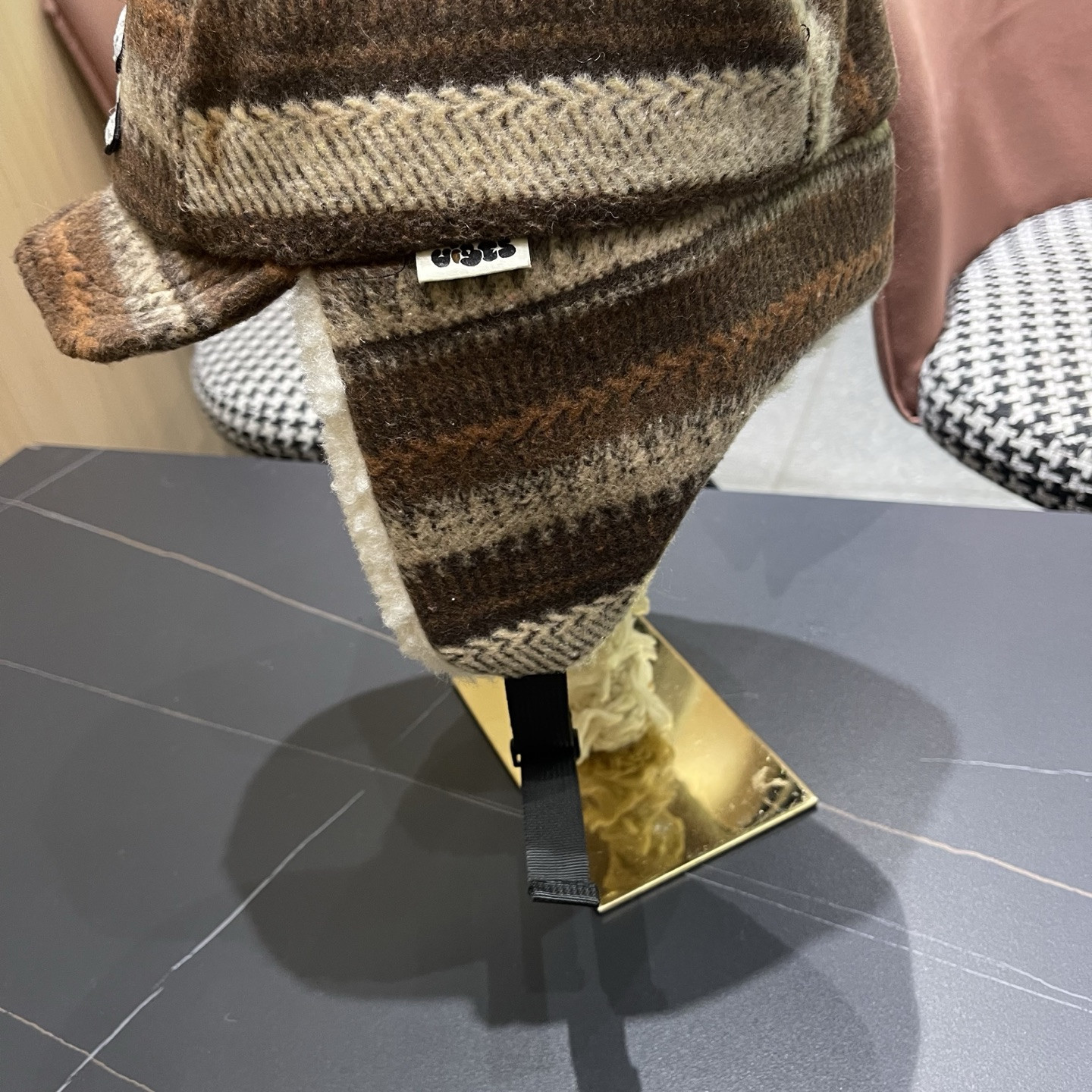 Ch**el trapper hat