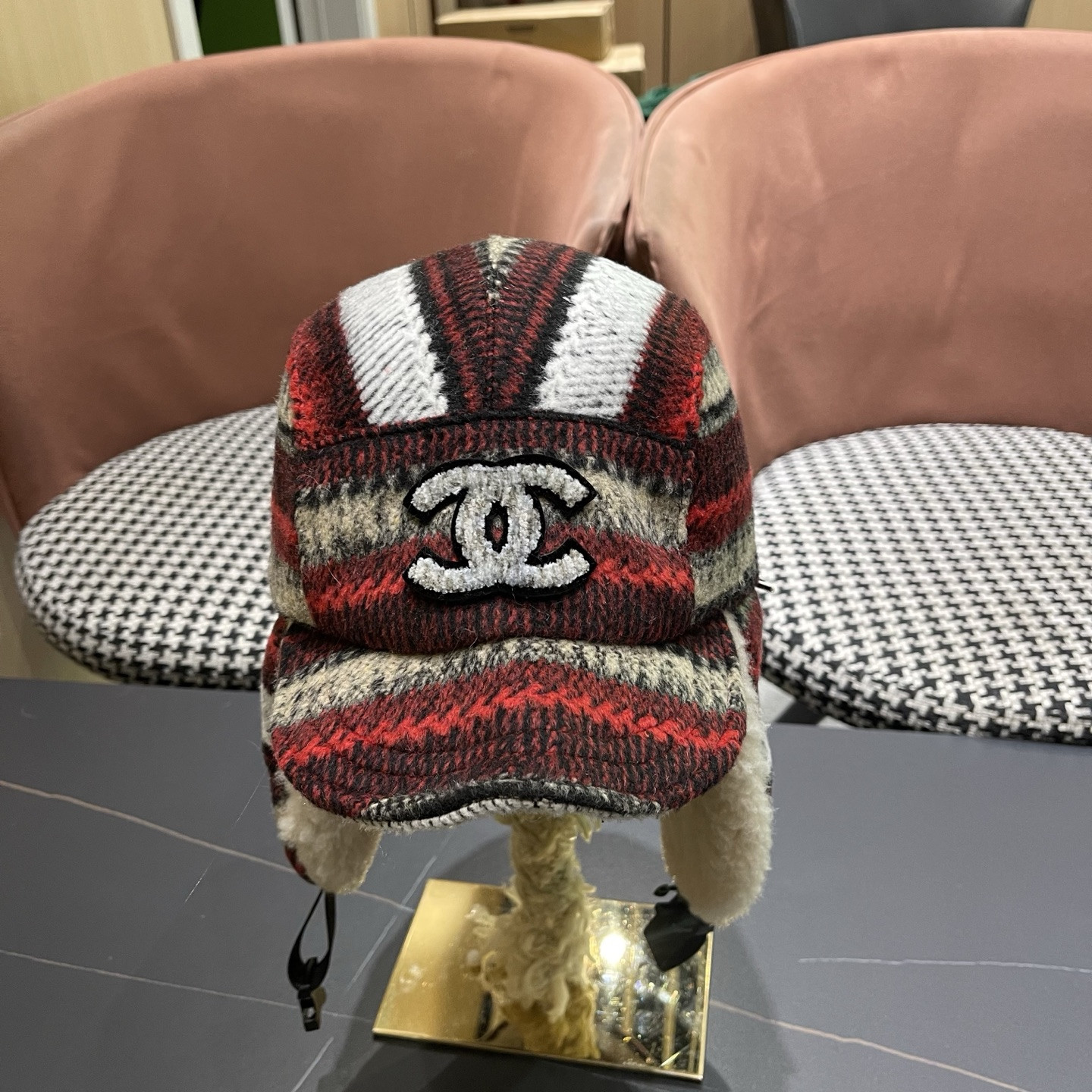 Ch**el trapper hat