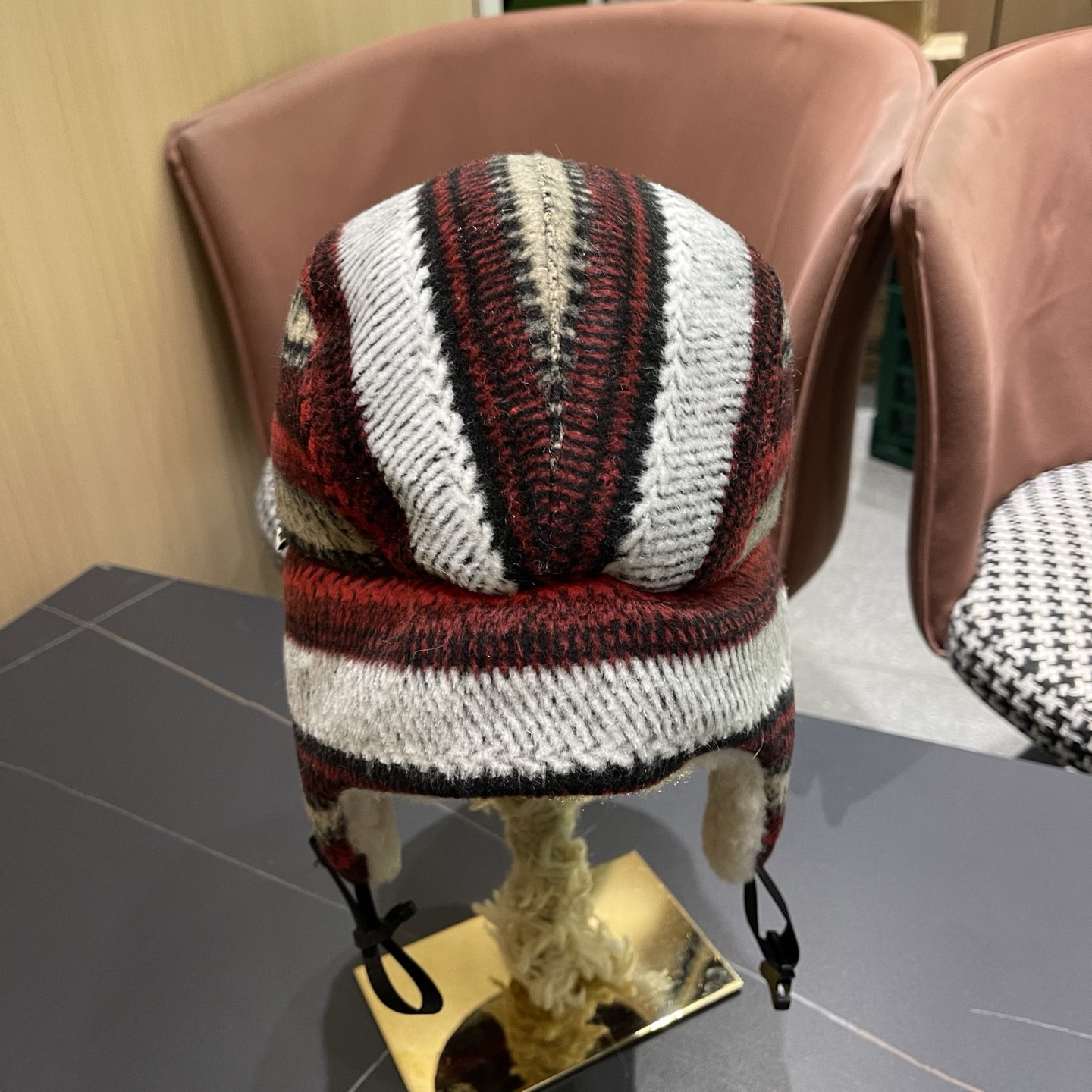 Ch**el trapper hat