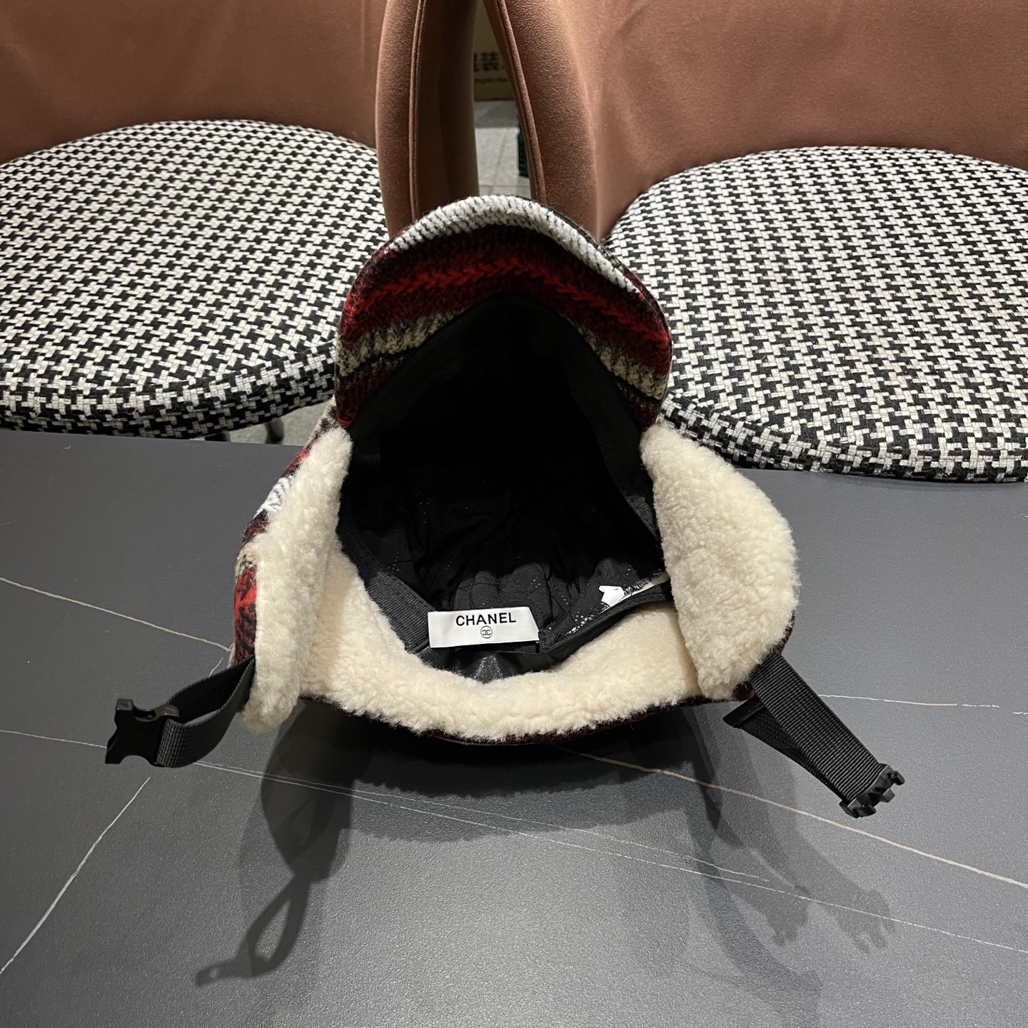Ch**el trapper hat
