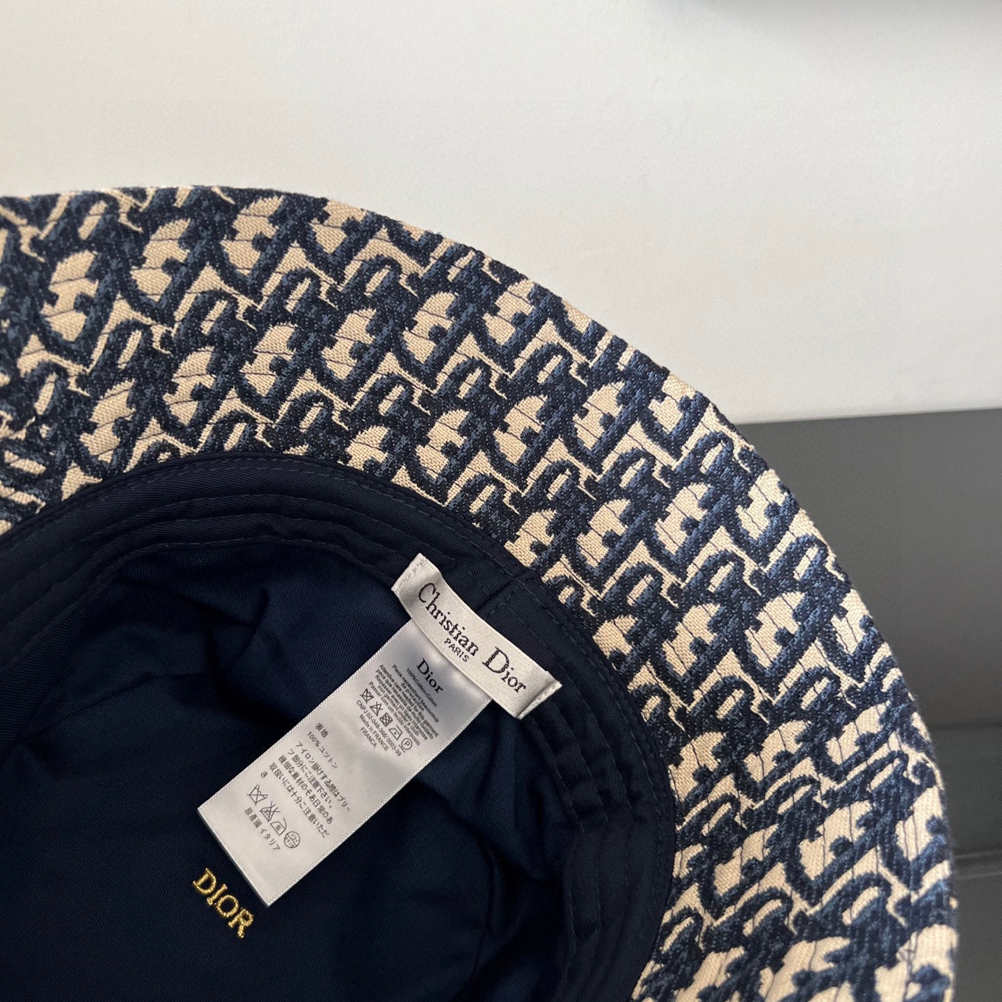 D10r bucket hat