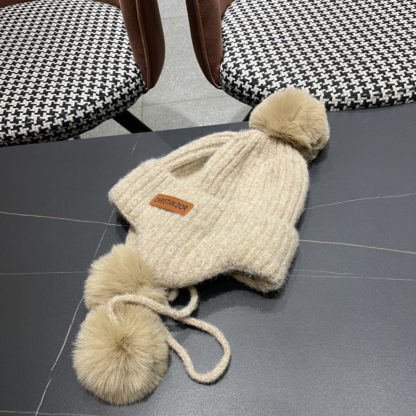 D10r trapper hat