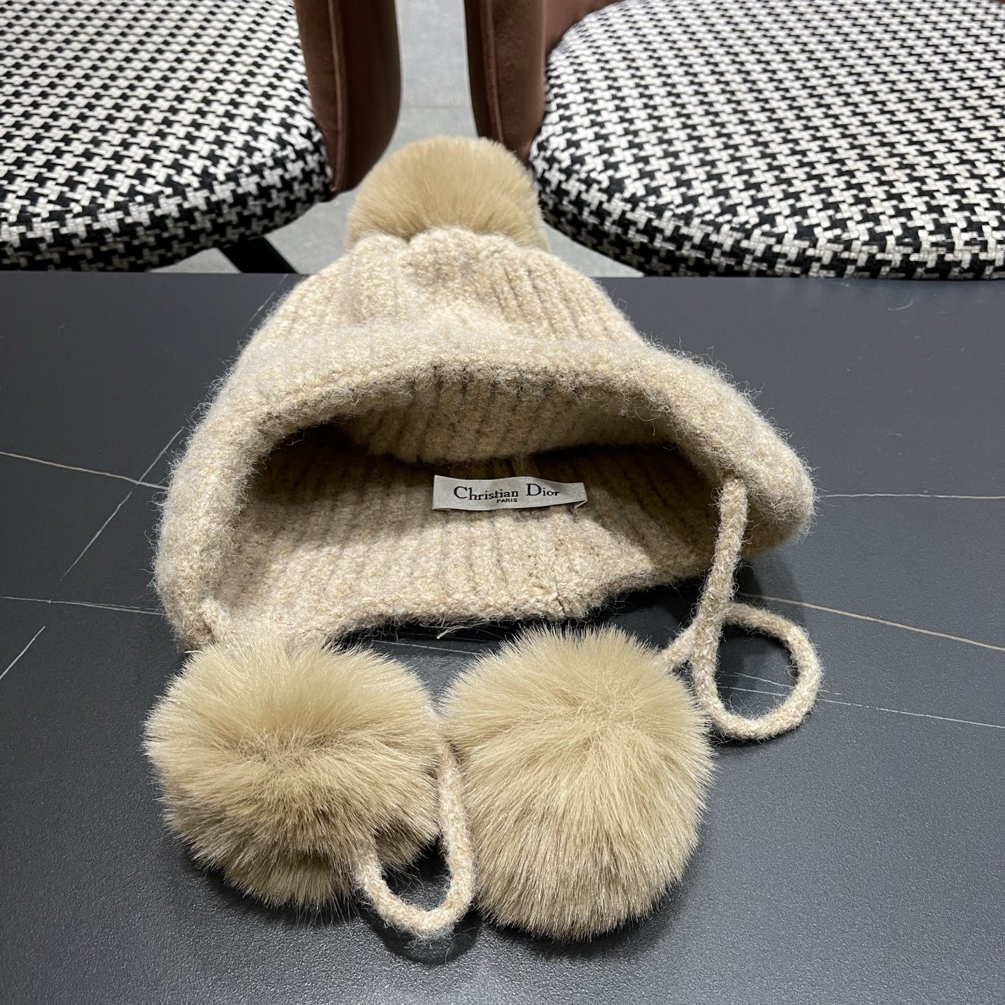 D10r trapper hat