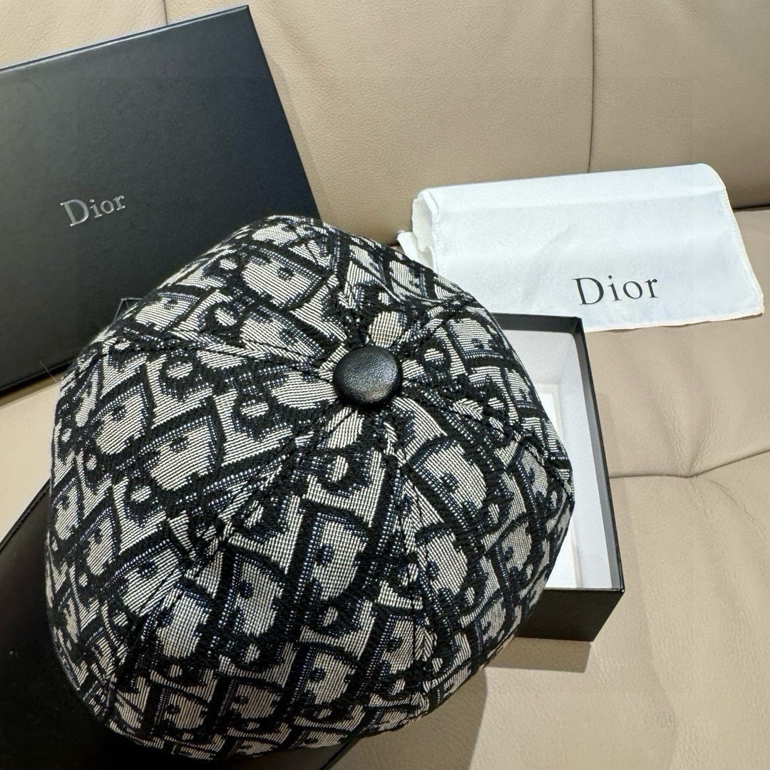 D10r baseball cap