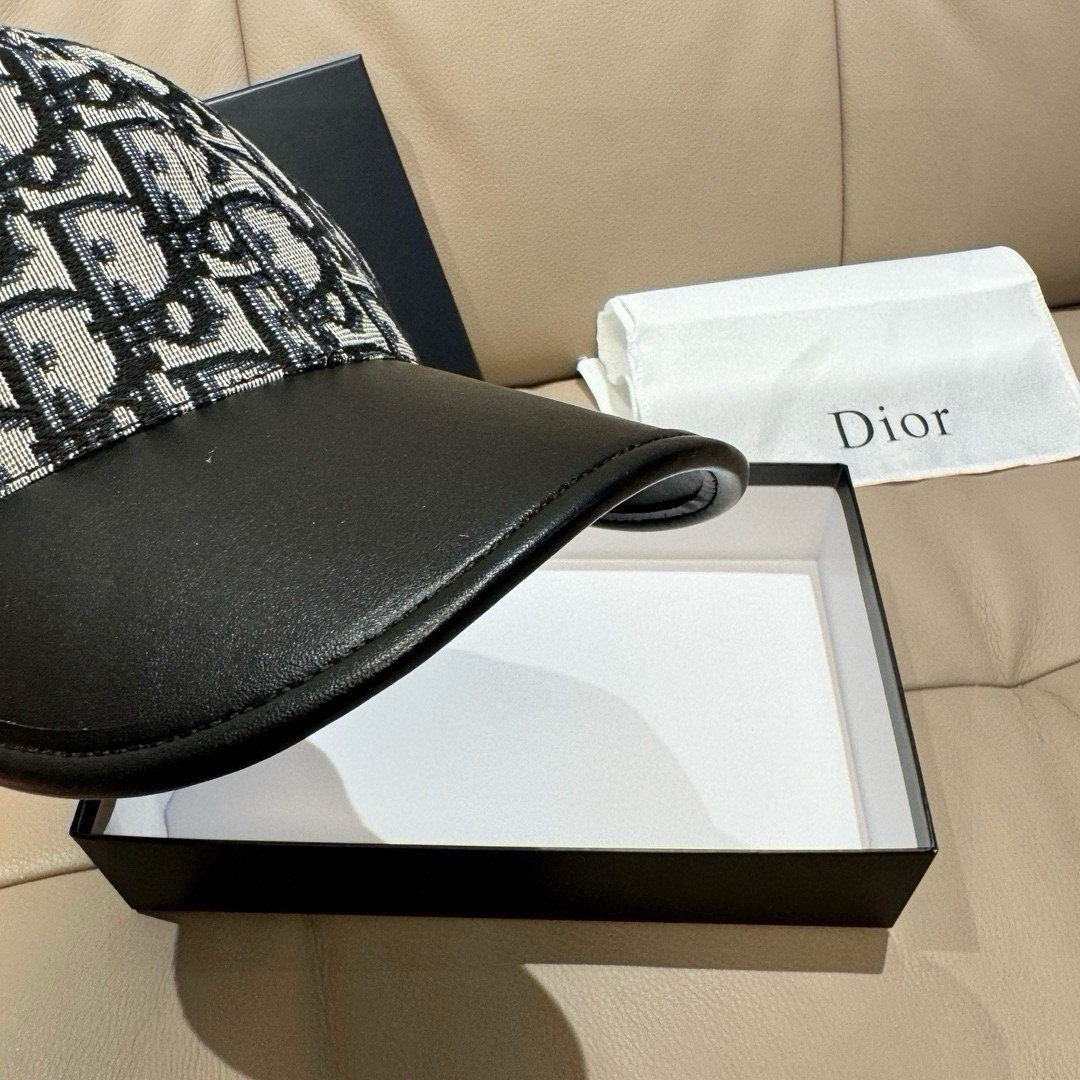 D10r baseball cap
