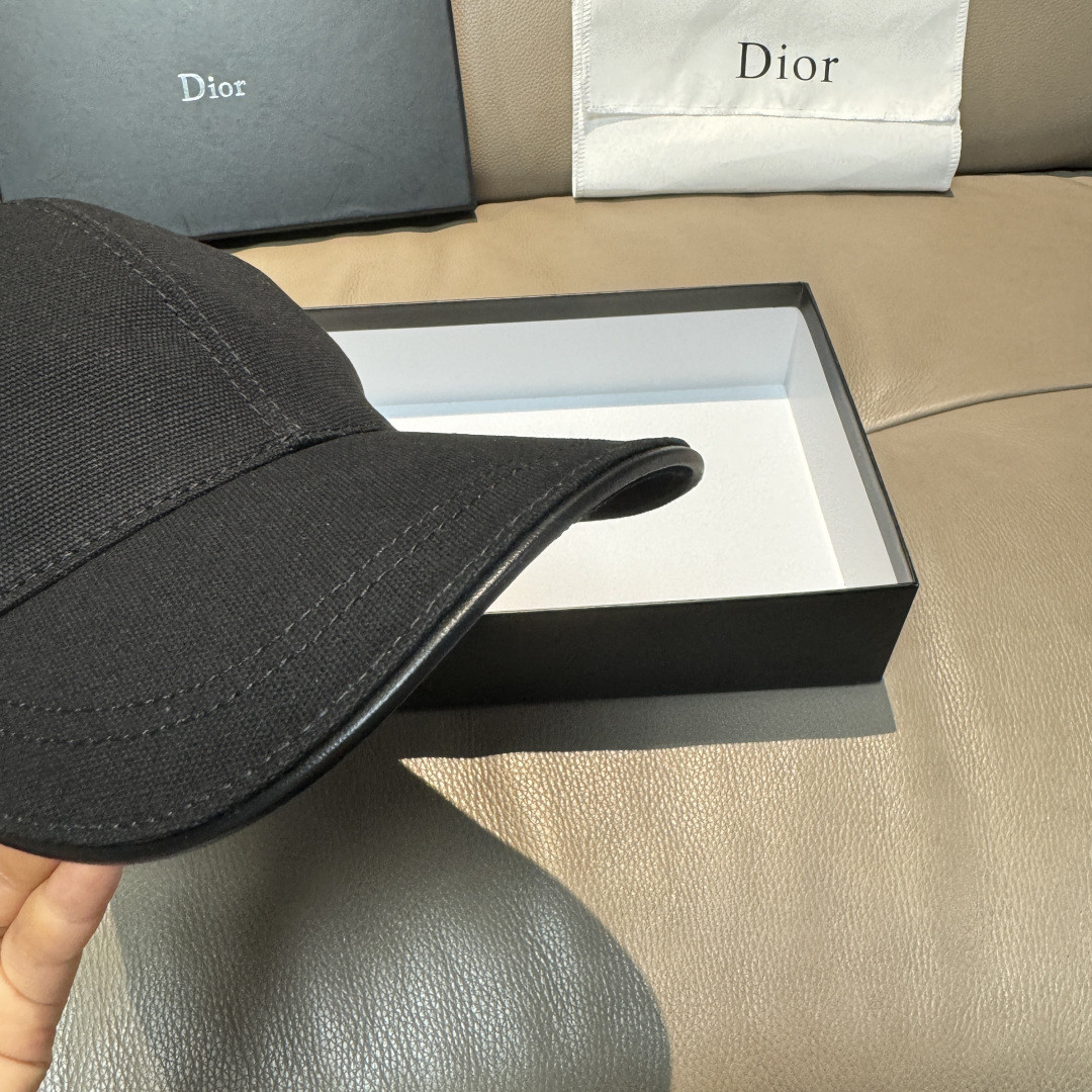 D10r baseball cap