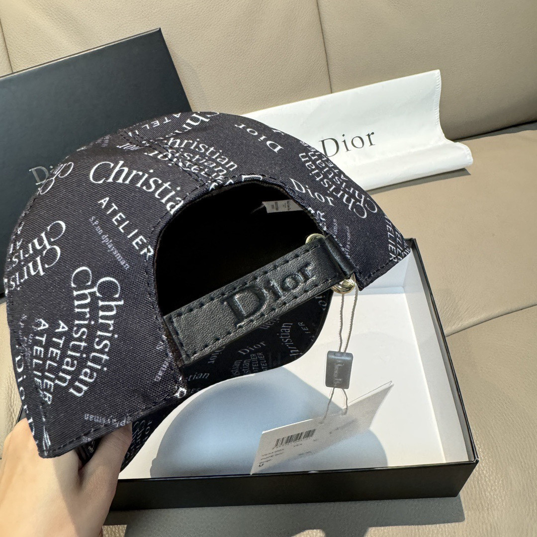D10r baseball cap