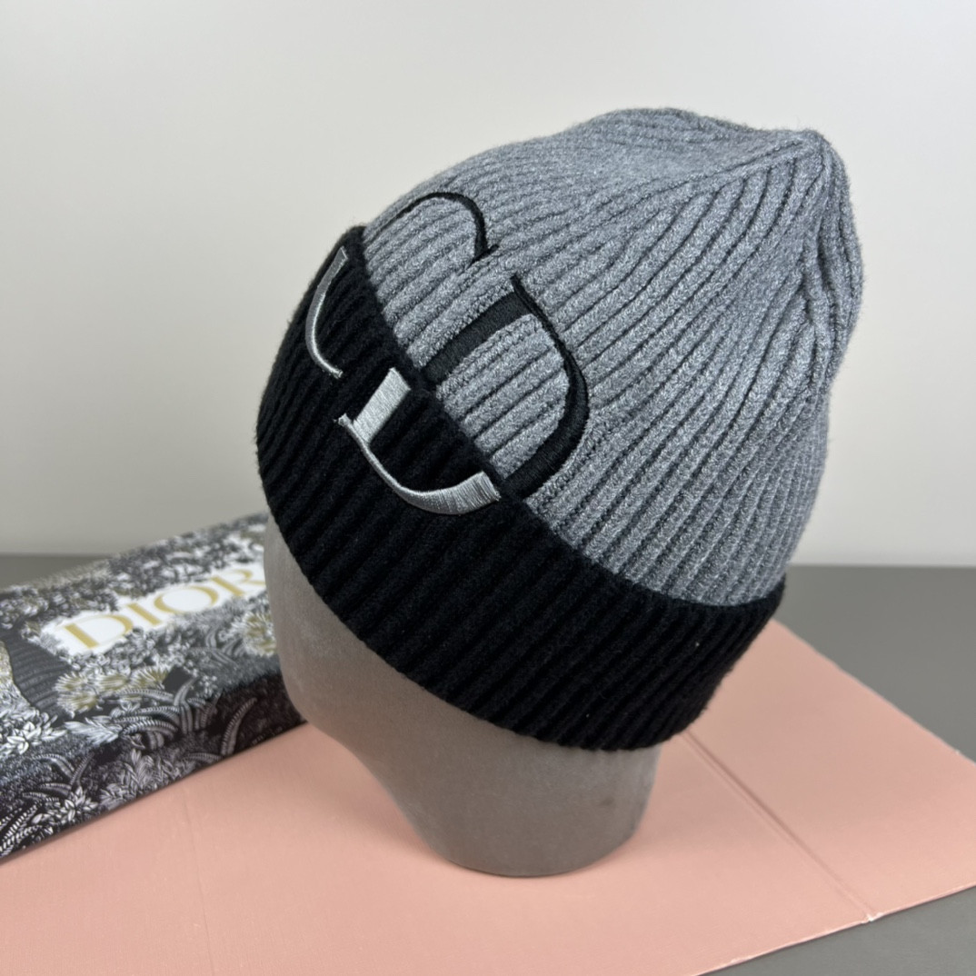 D10r beanie
