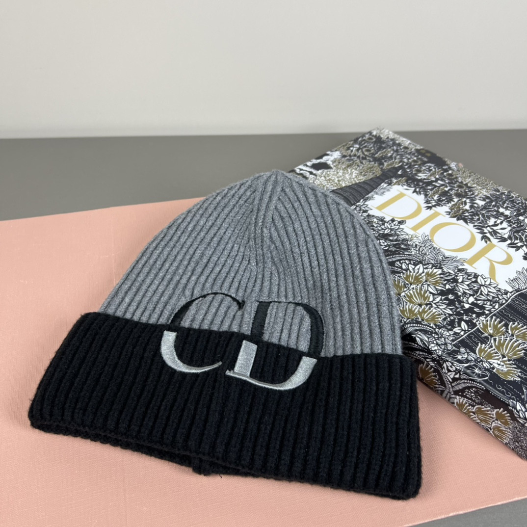 D10r beanie