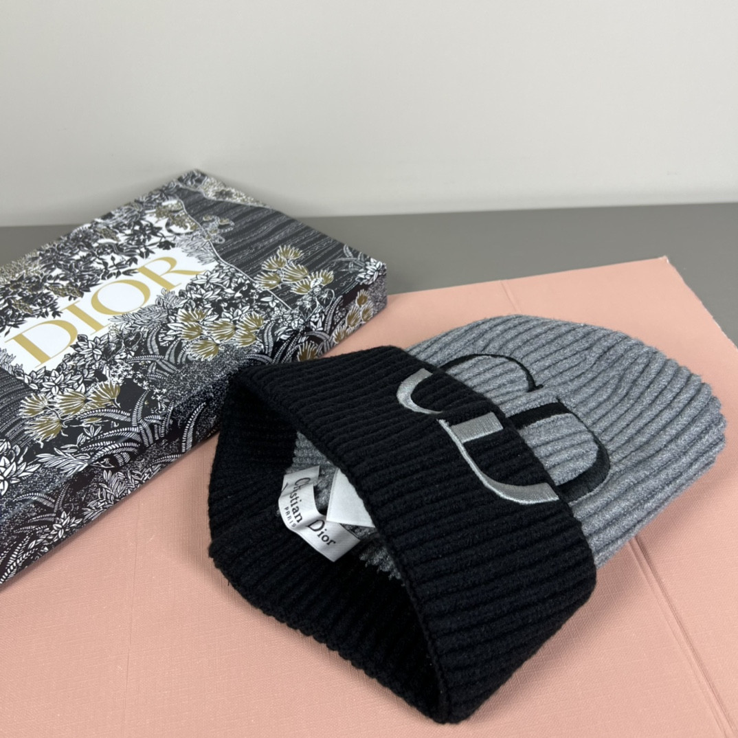 D10r beanie