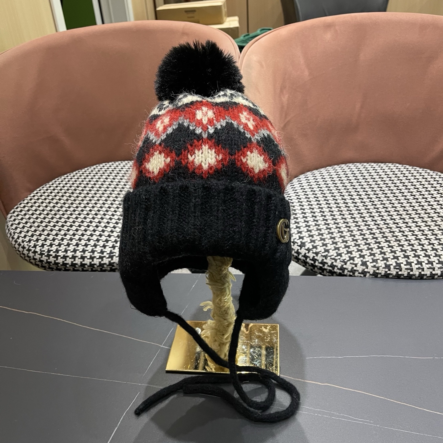 Gvc*1 knit trapper hat