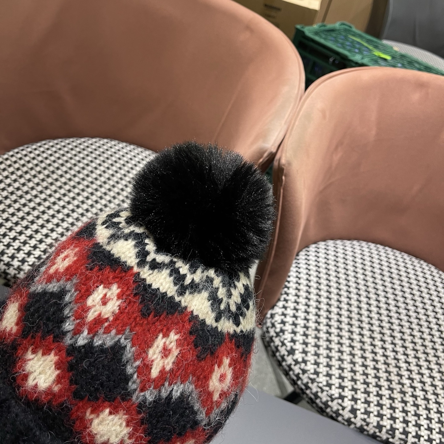 Gvc*1 knit trapper hat