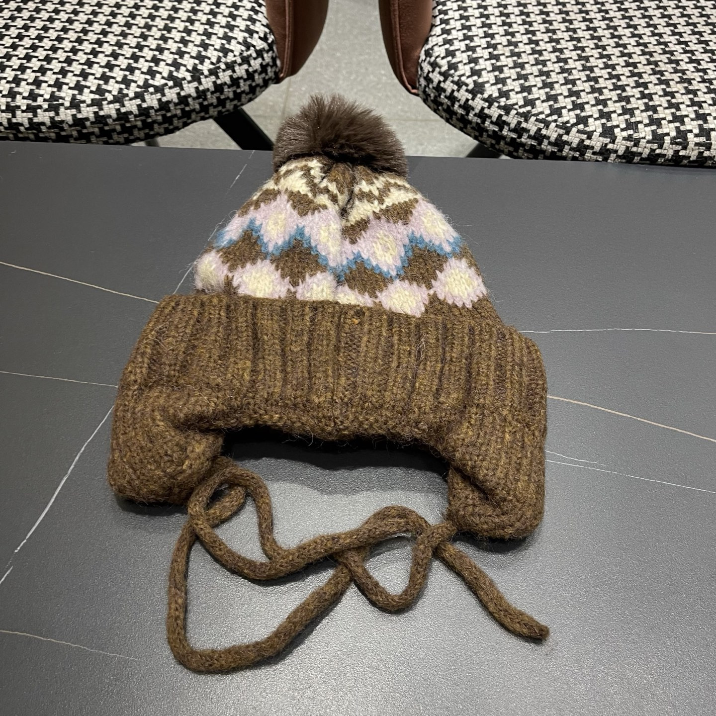Gvc*1 knit trapper hat