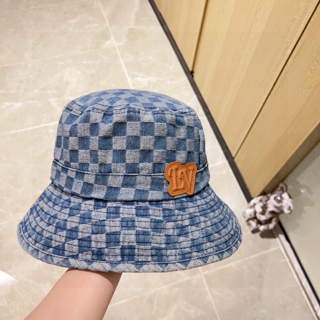 l0vis Vvtt0n bucket hat