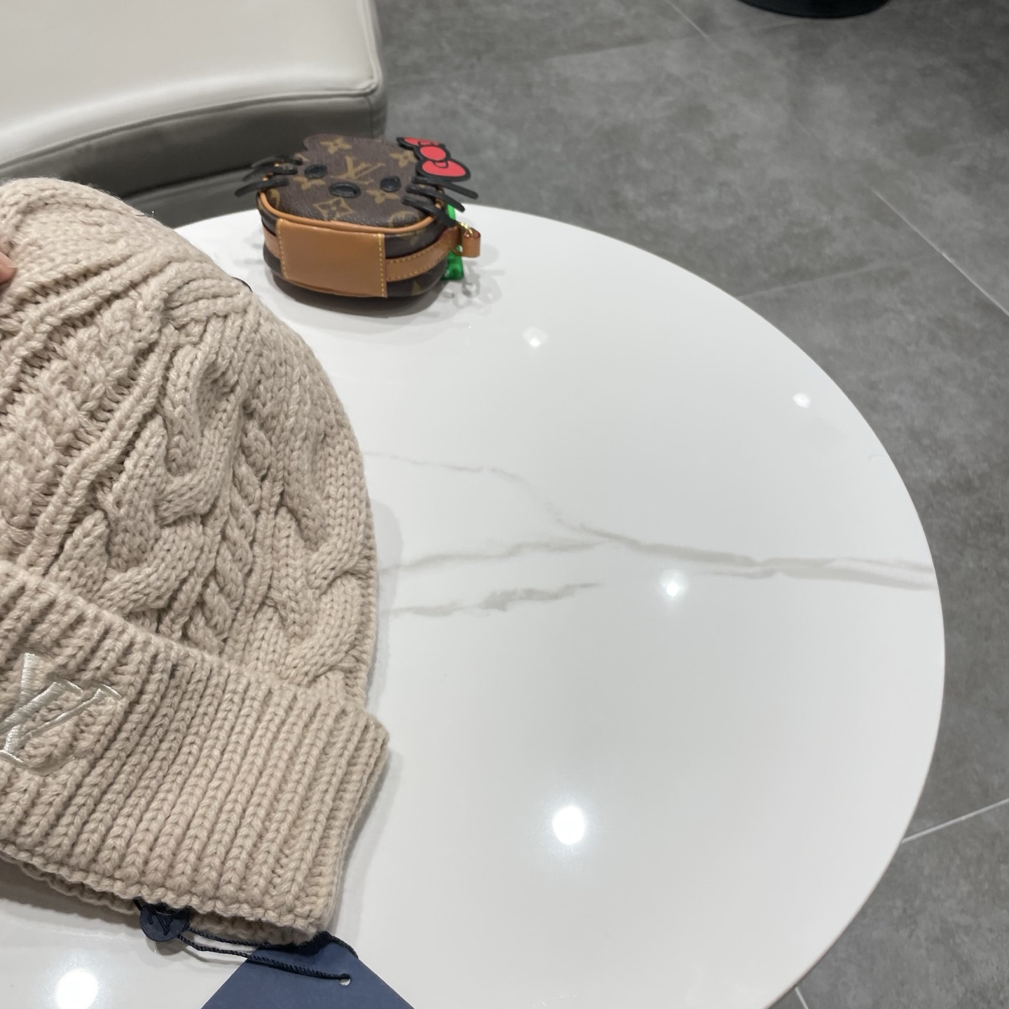 l0vis Vvtt0n beanie