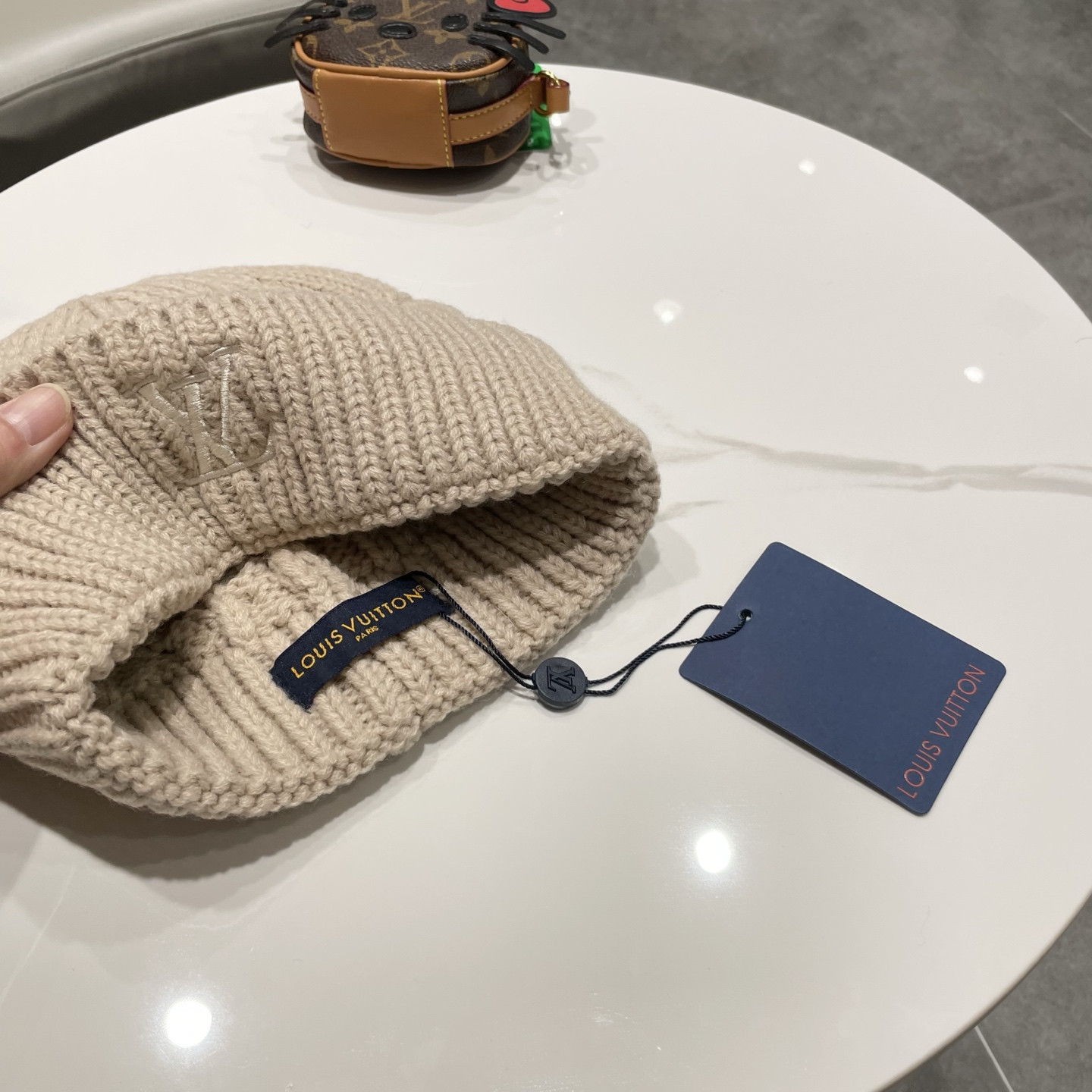 l0vis Vvtt0n beanie