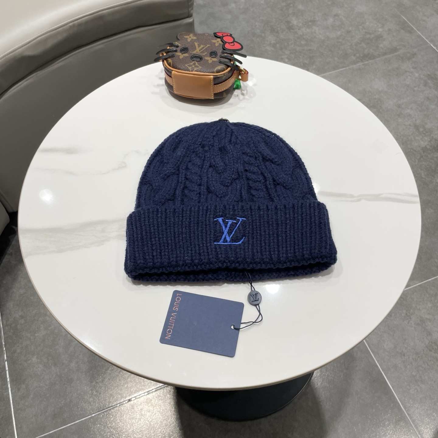 l0vis Vvtt0n beanie