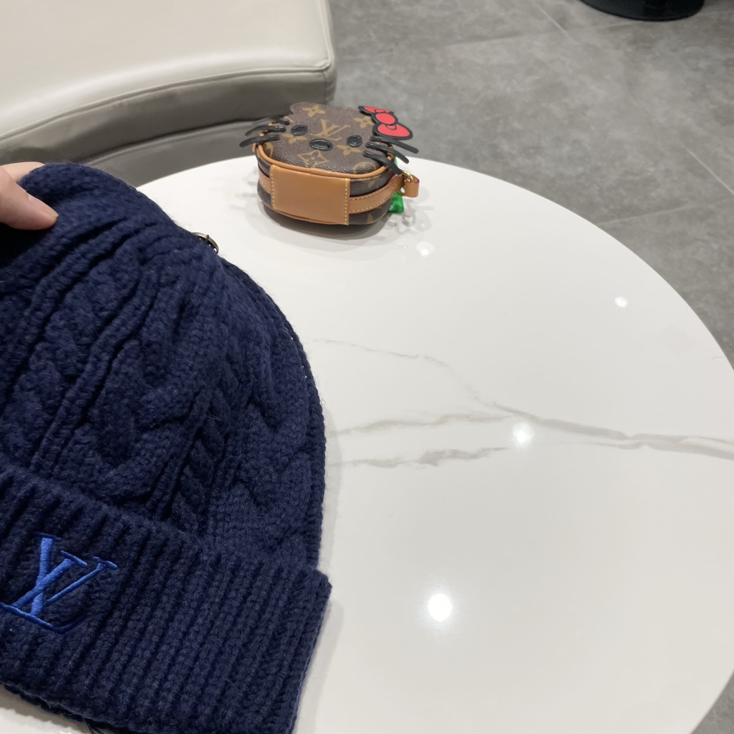 l0vis Vvtt0n beanie