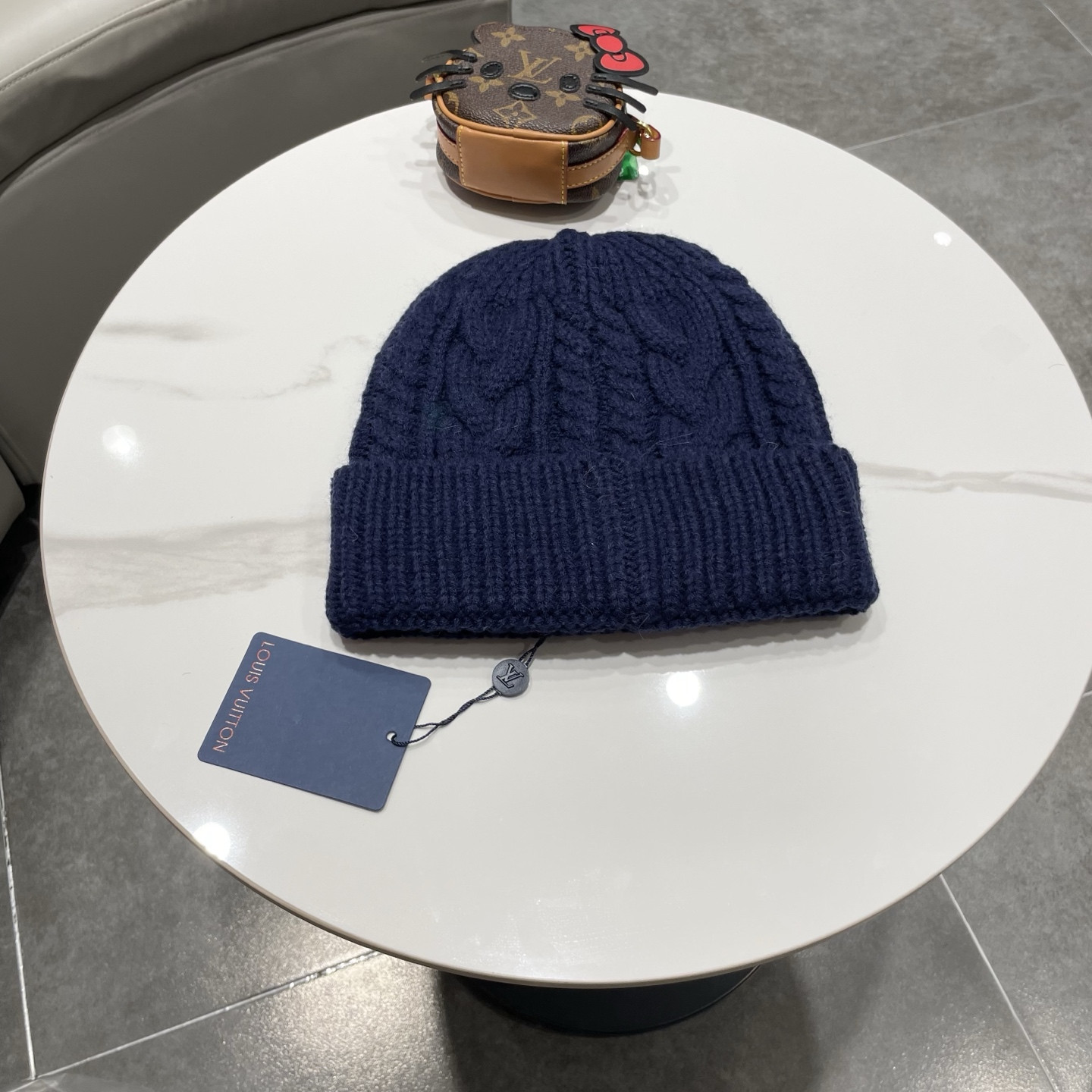 l0vis Vvtt0n beanie