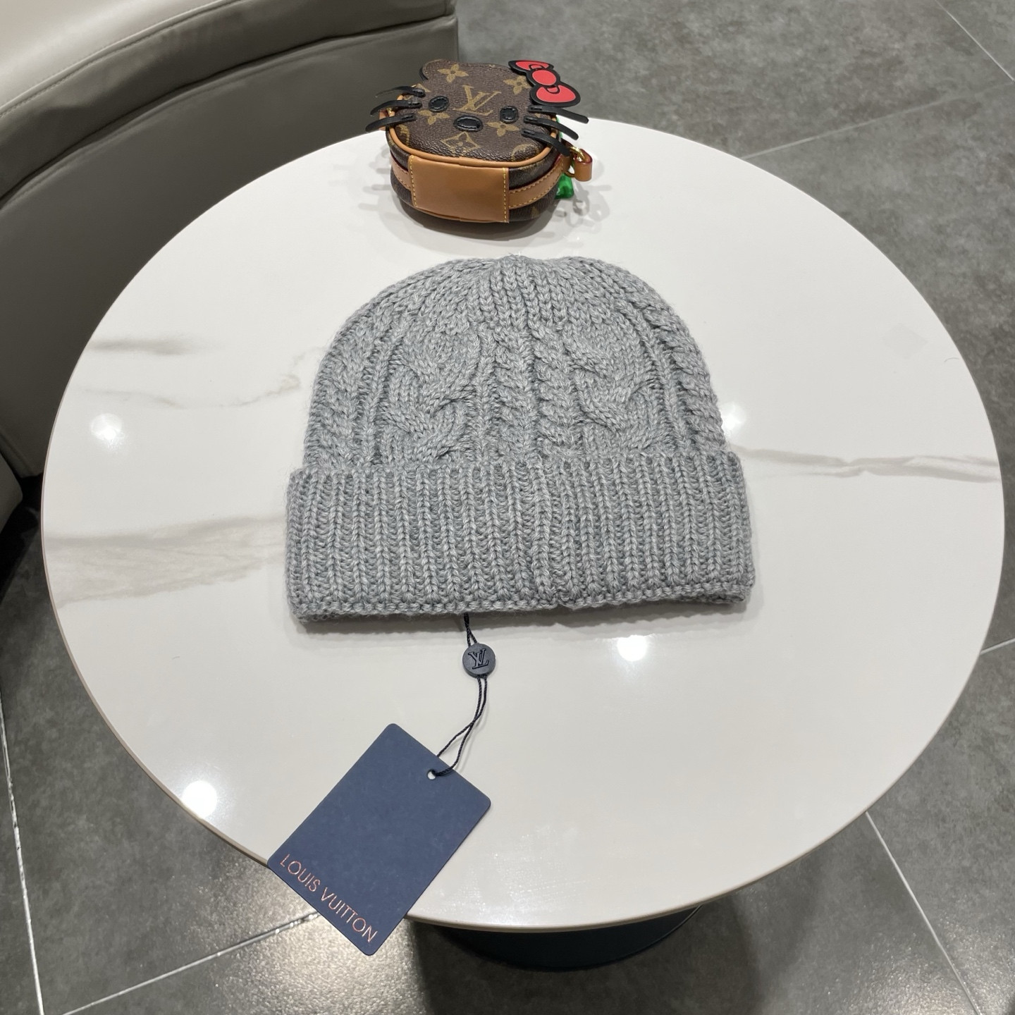 l0vis Vvtt0n beanie