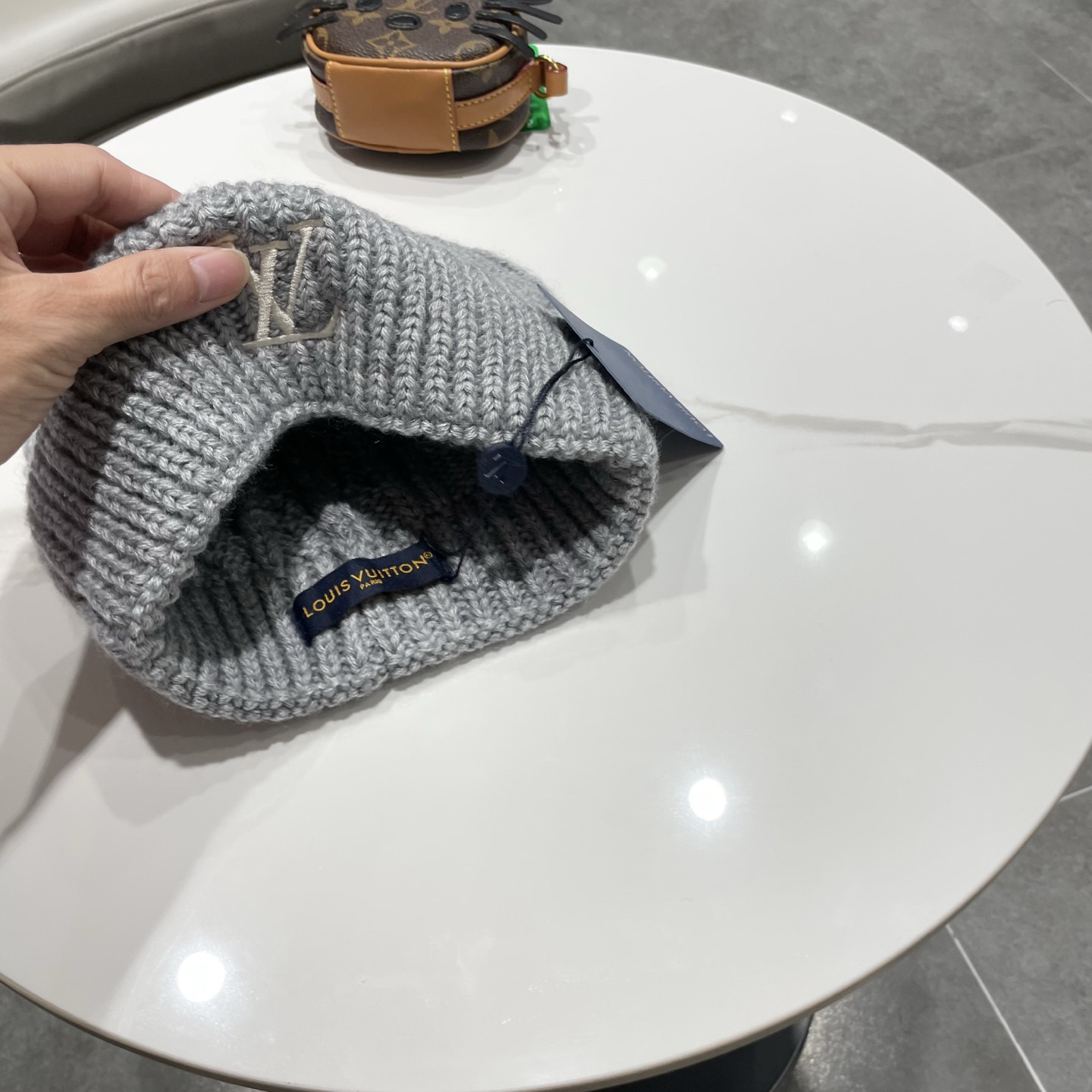 l0vis Vvtt0n beanie