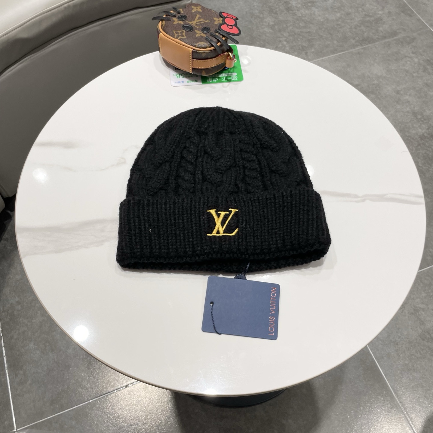 l0vis Vvtt0n beanie