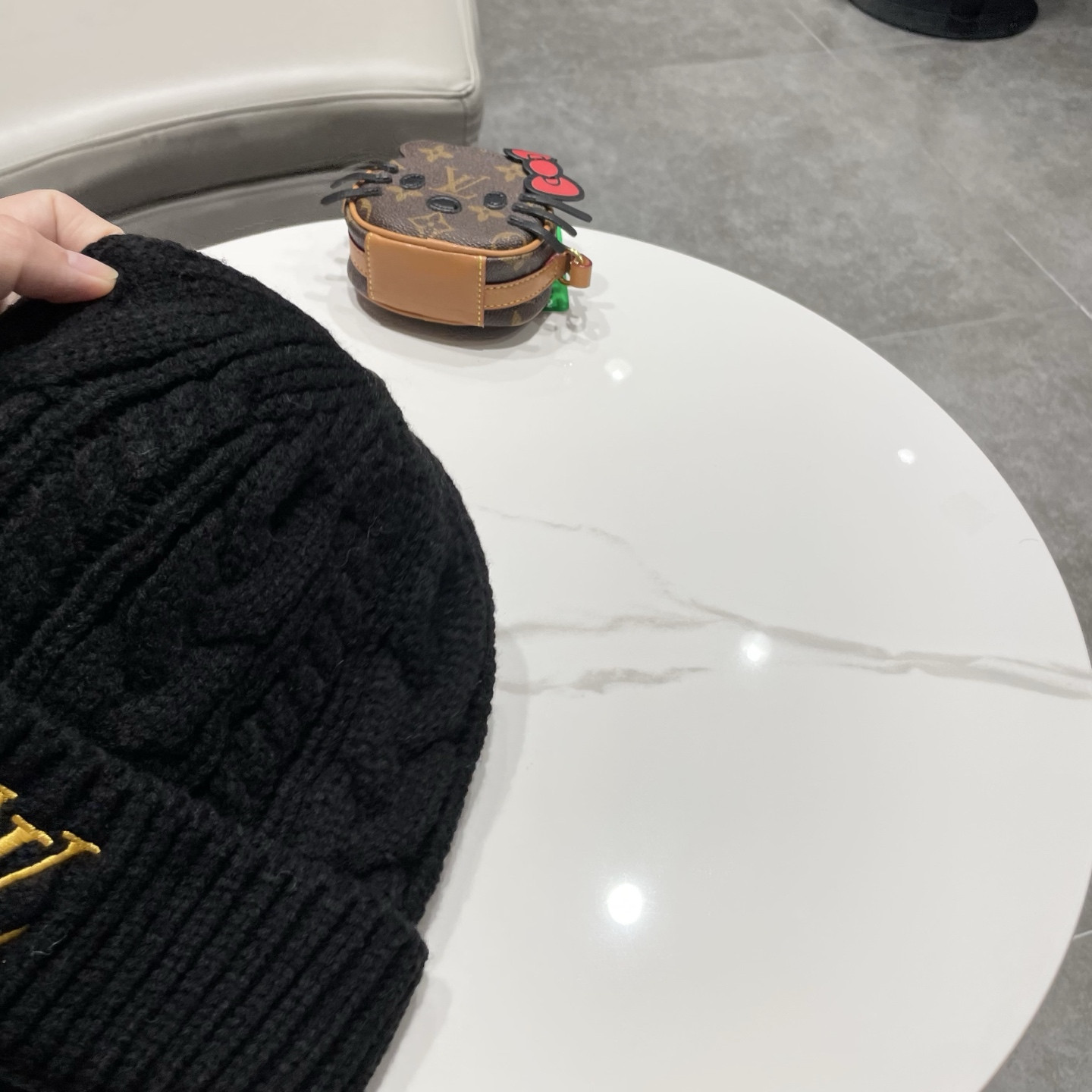 l0vis Vvtt0n beanie