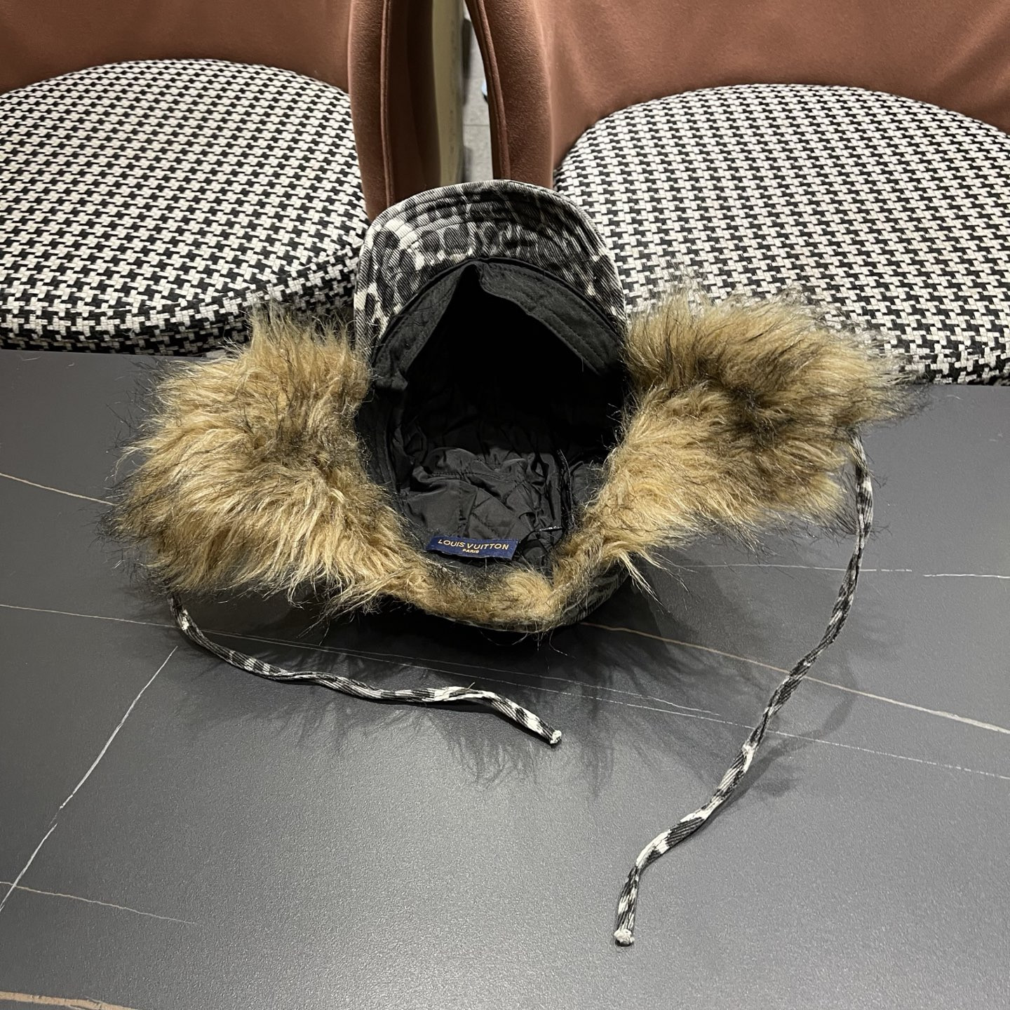 l0vis Vvtt0n trapper hat