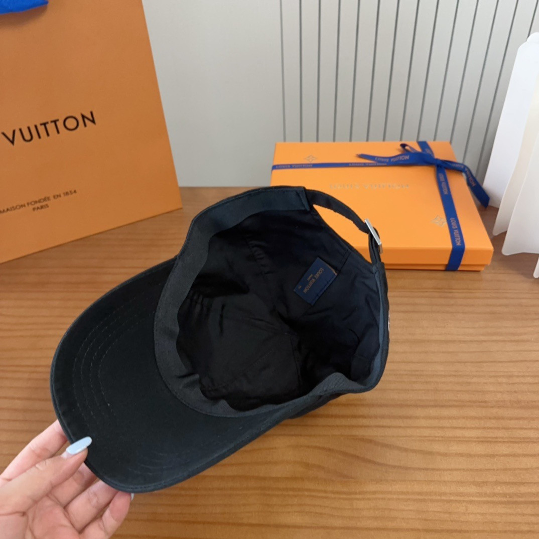 l0vis Vvtt0n baseball cap