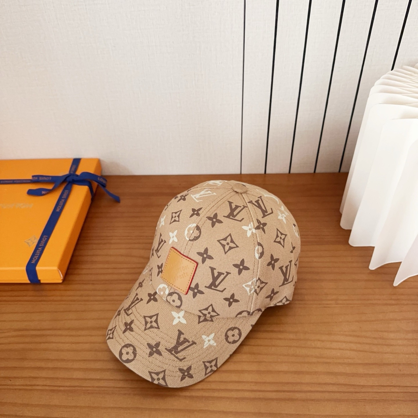 l0vis Vvtt0n baseball cap