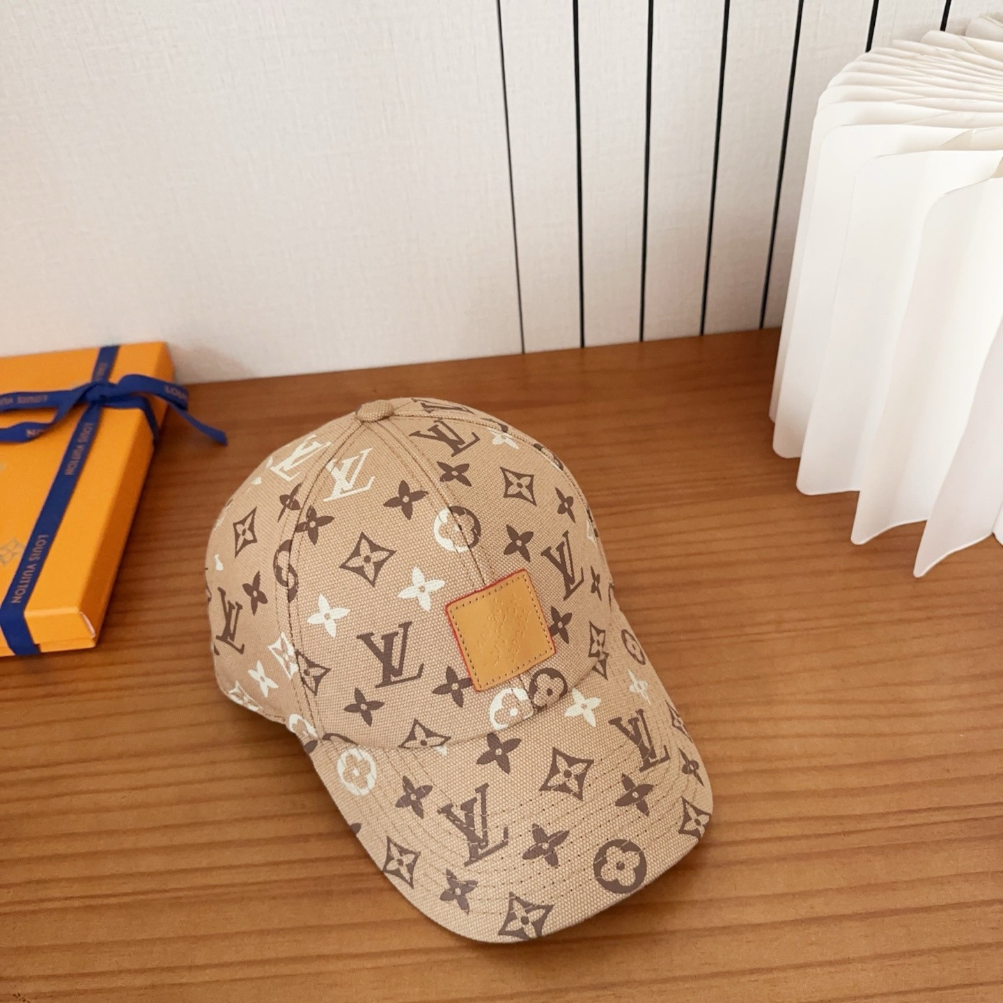 l0vis Vvtt0n baseball cap