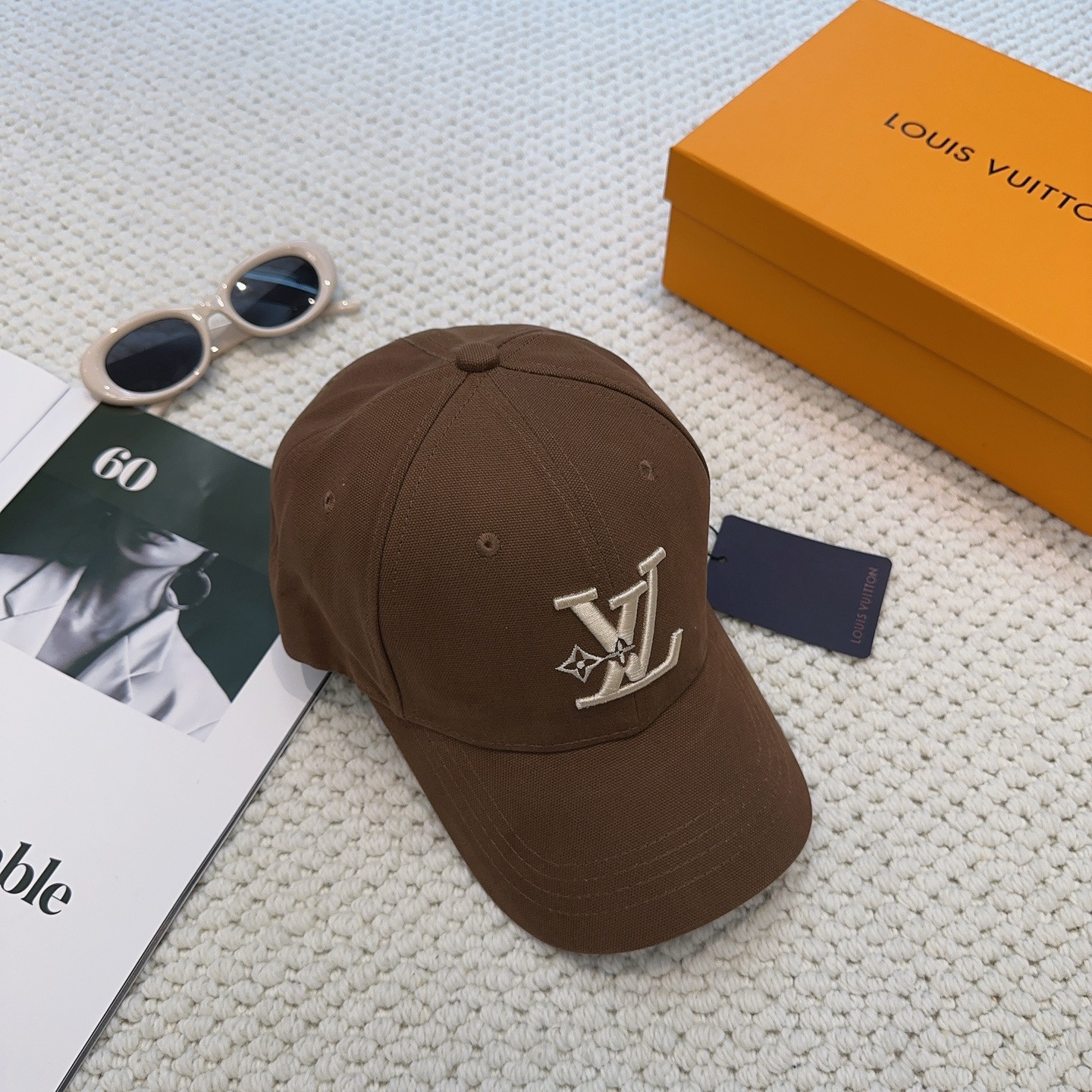 l0vis Vvtt0n baseball cap