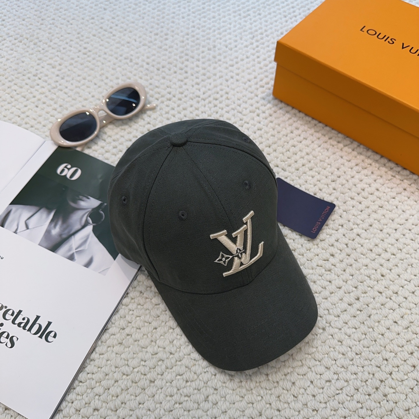 l0vis Vvtt0n baseball cap