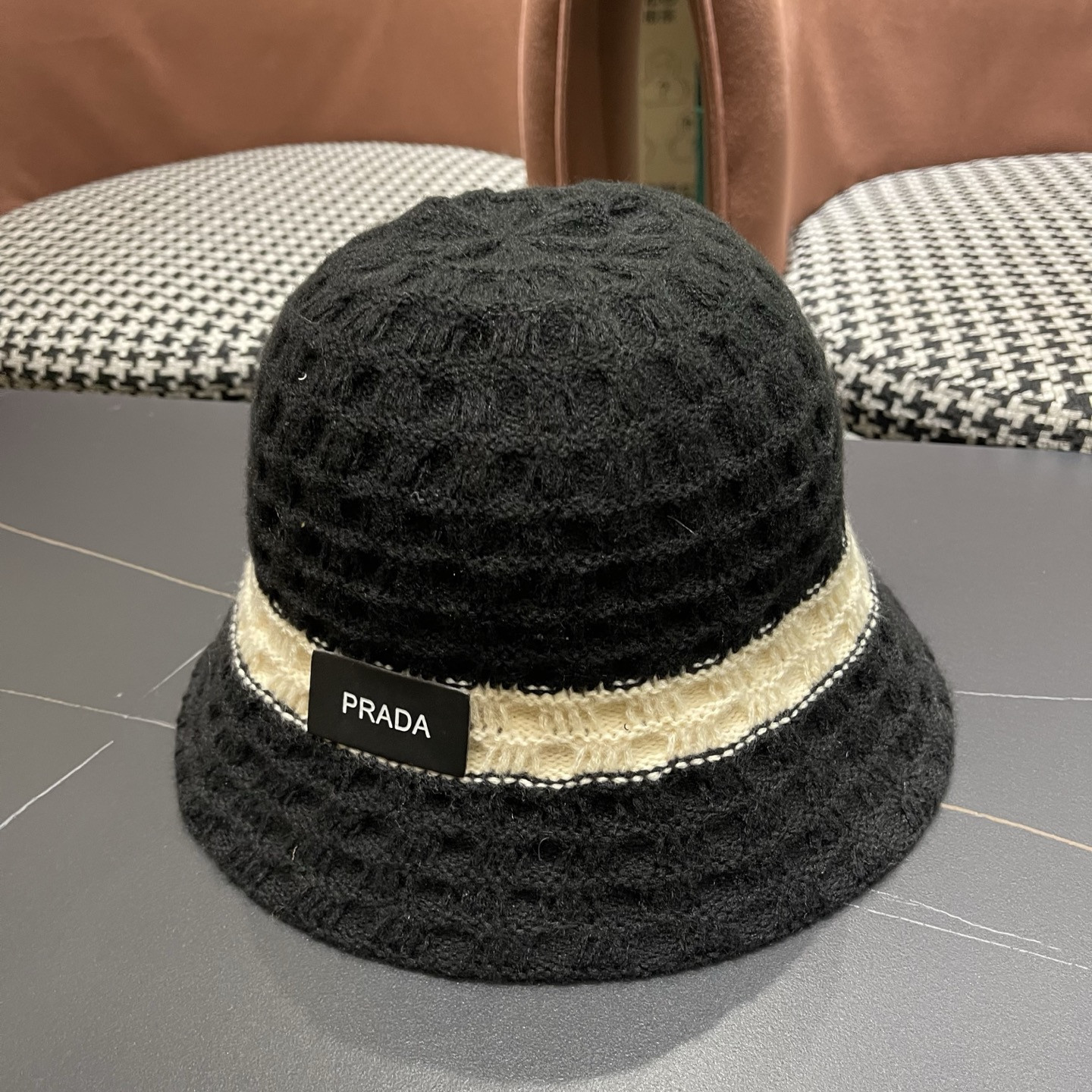 Pra*a bucket hat