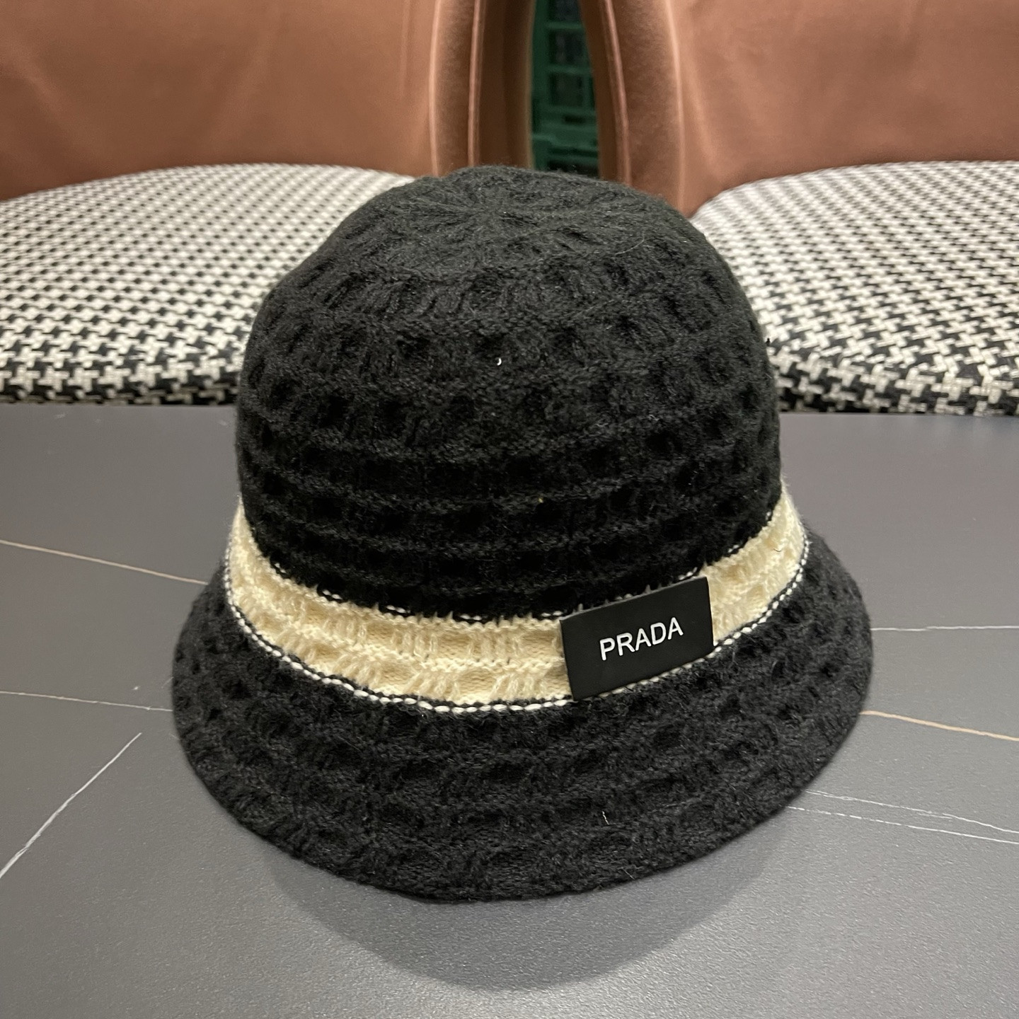 Pra*a bucket hat