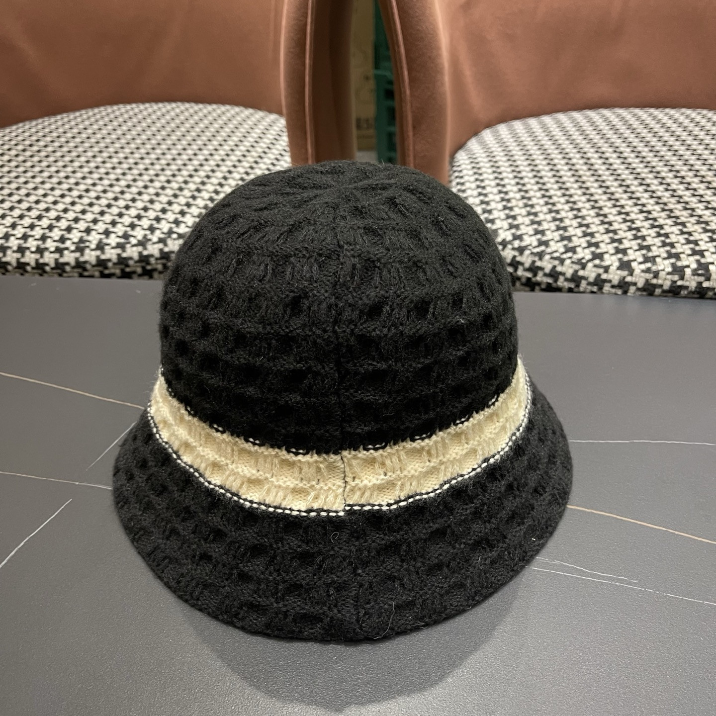 Pra*a bucket hat