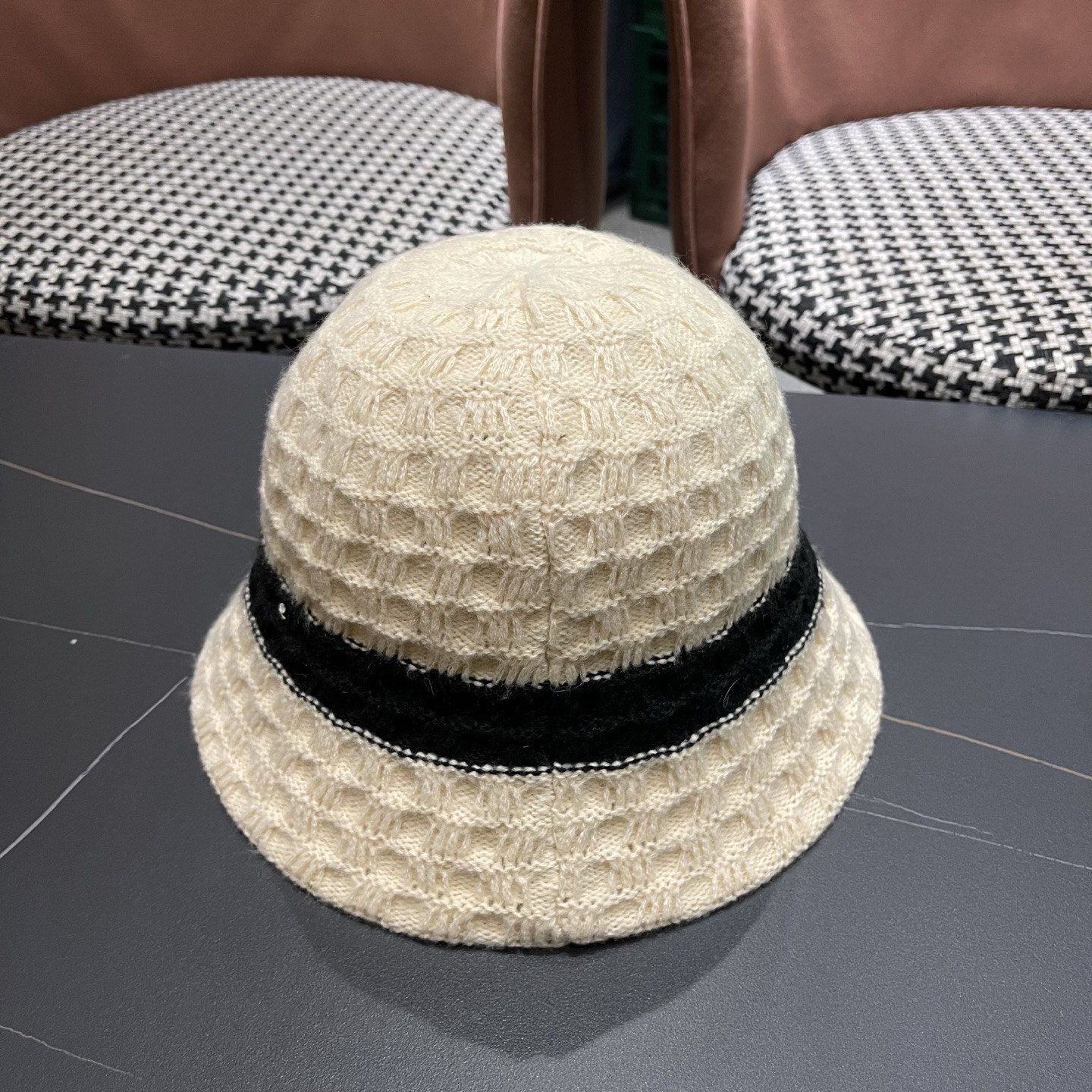 Pra*a bucket hat