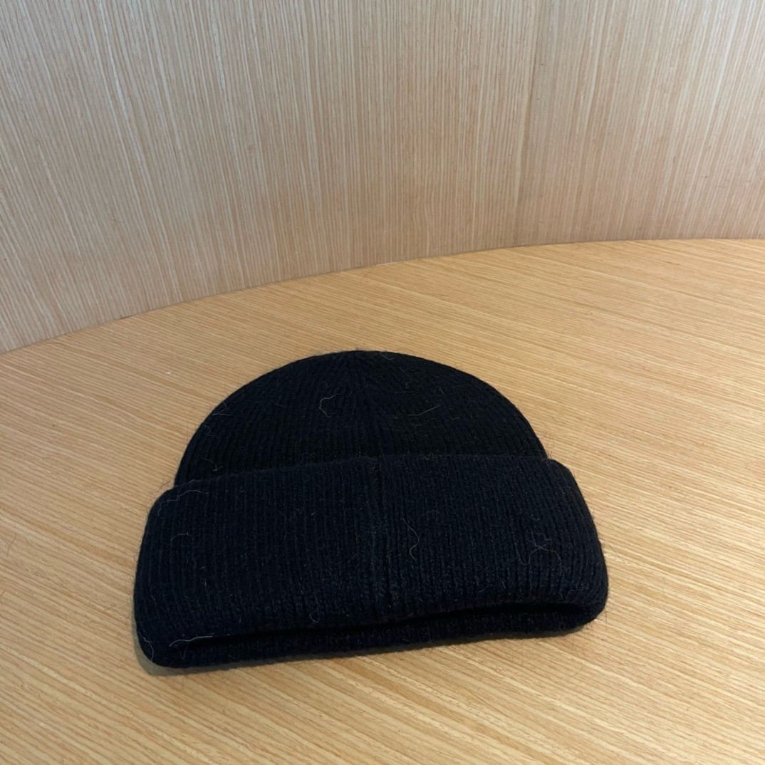 Pra*a beanie