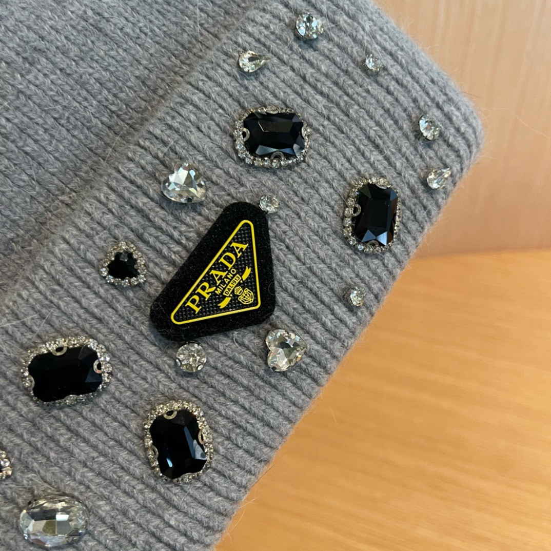 Pra*a beanie