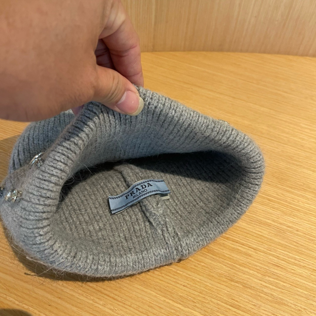 Pra*a beanie