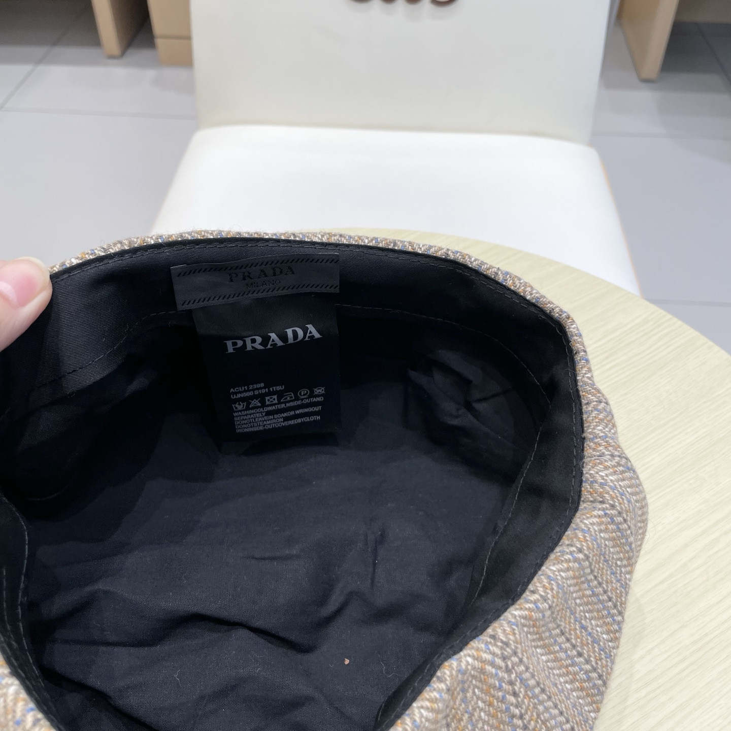 Pra*a beret