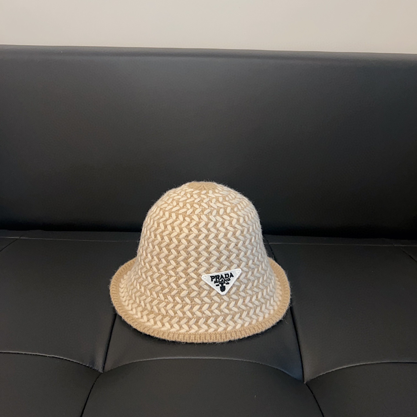Pra*a knit bucket hat