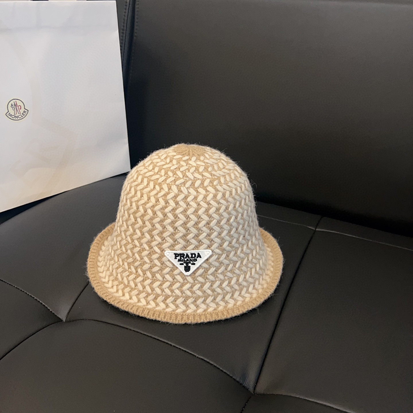 Pra*a knit bucket hat