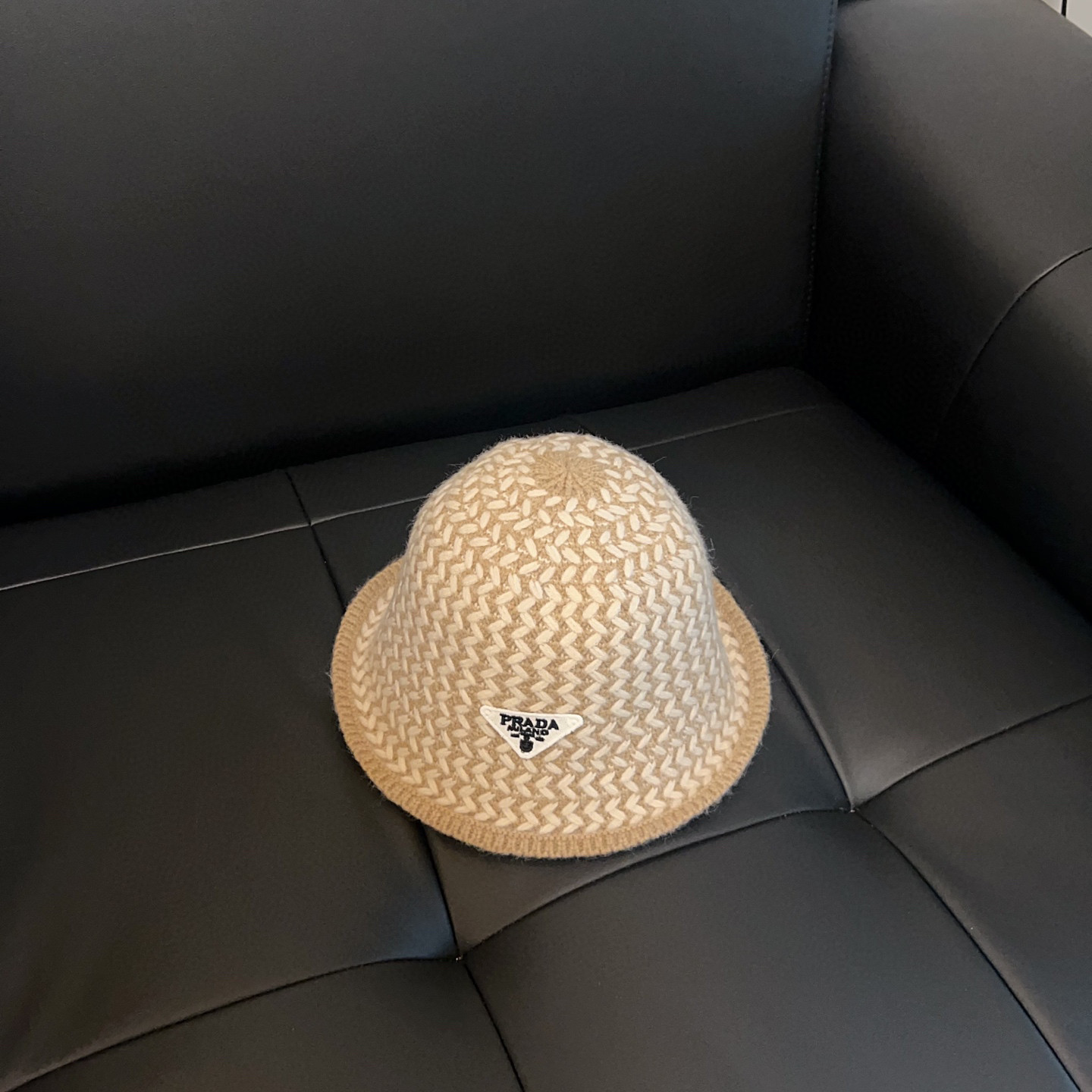 Pra*a knit bucket hat