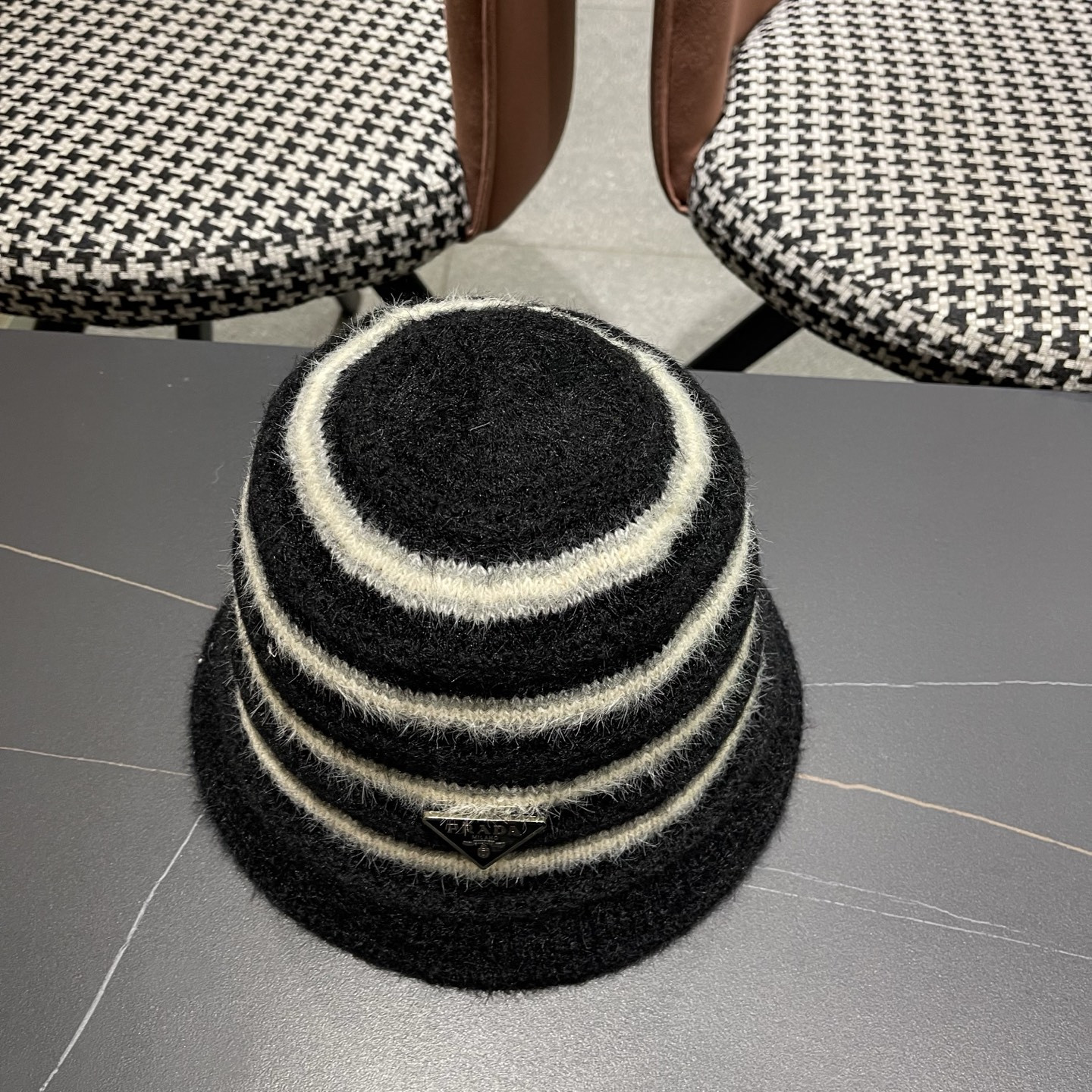 Pra*a knit bucket hat