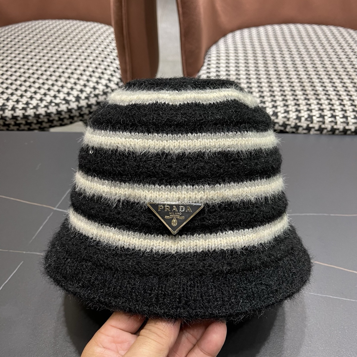 Pra*a knit bucket hat