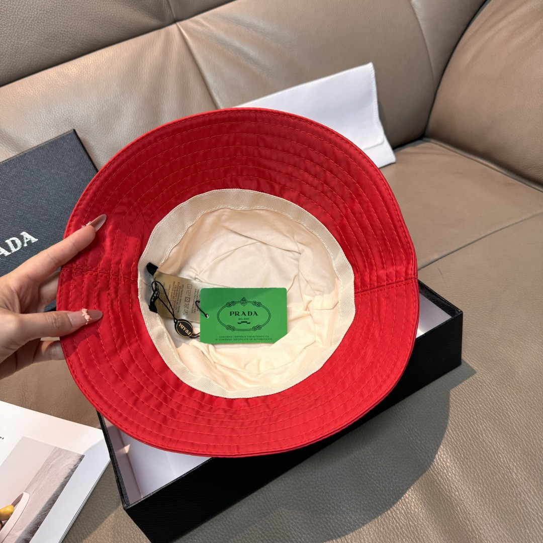 Pra*a bucket hat